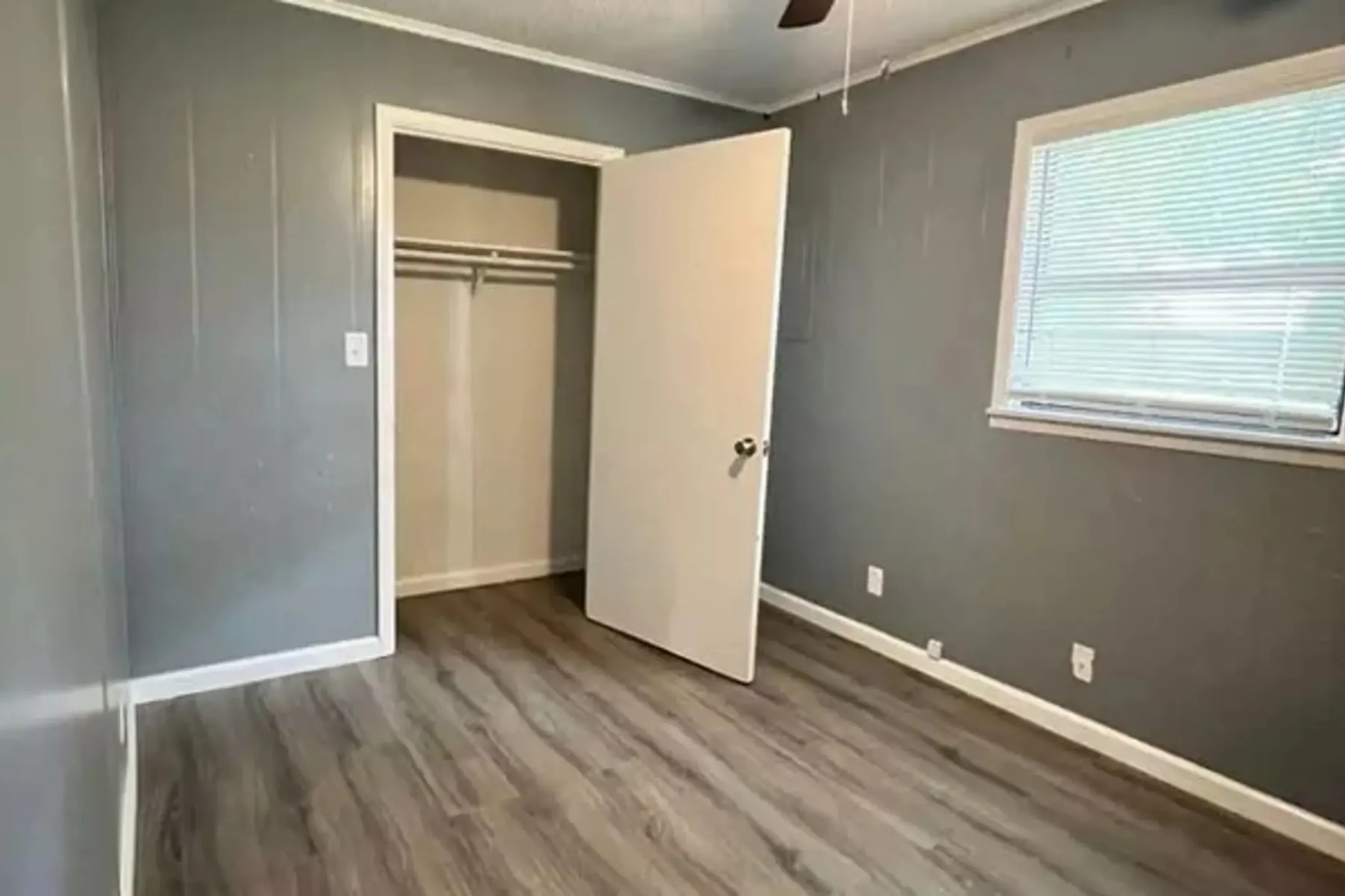 Oak Tree Apartments 513 Pinecrest St McMinnville, TN Apartments for