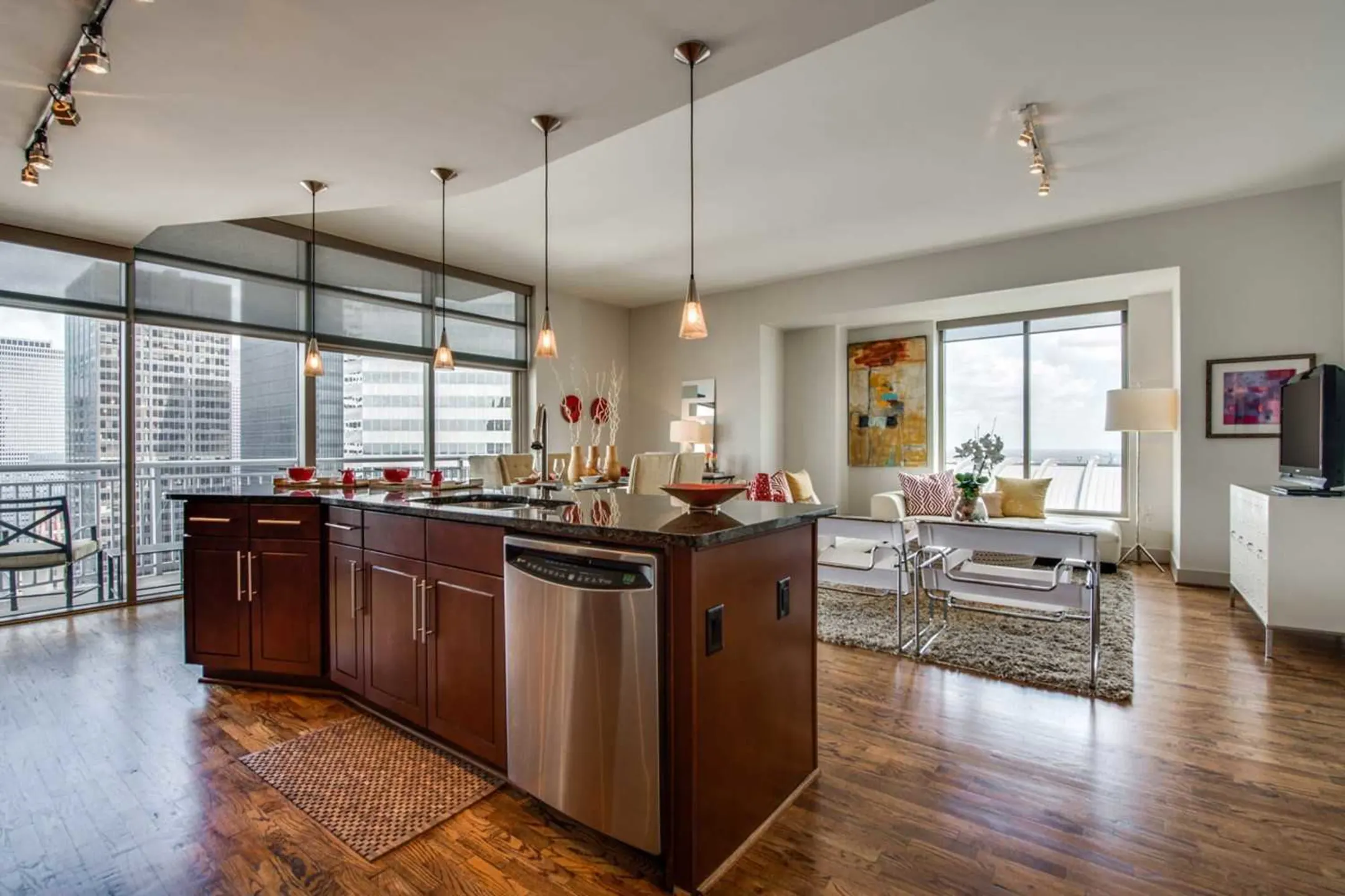 Kitchen - 77002 Luxury Properties - Houston, TX