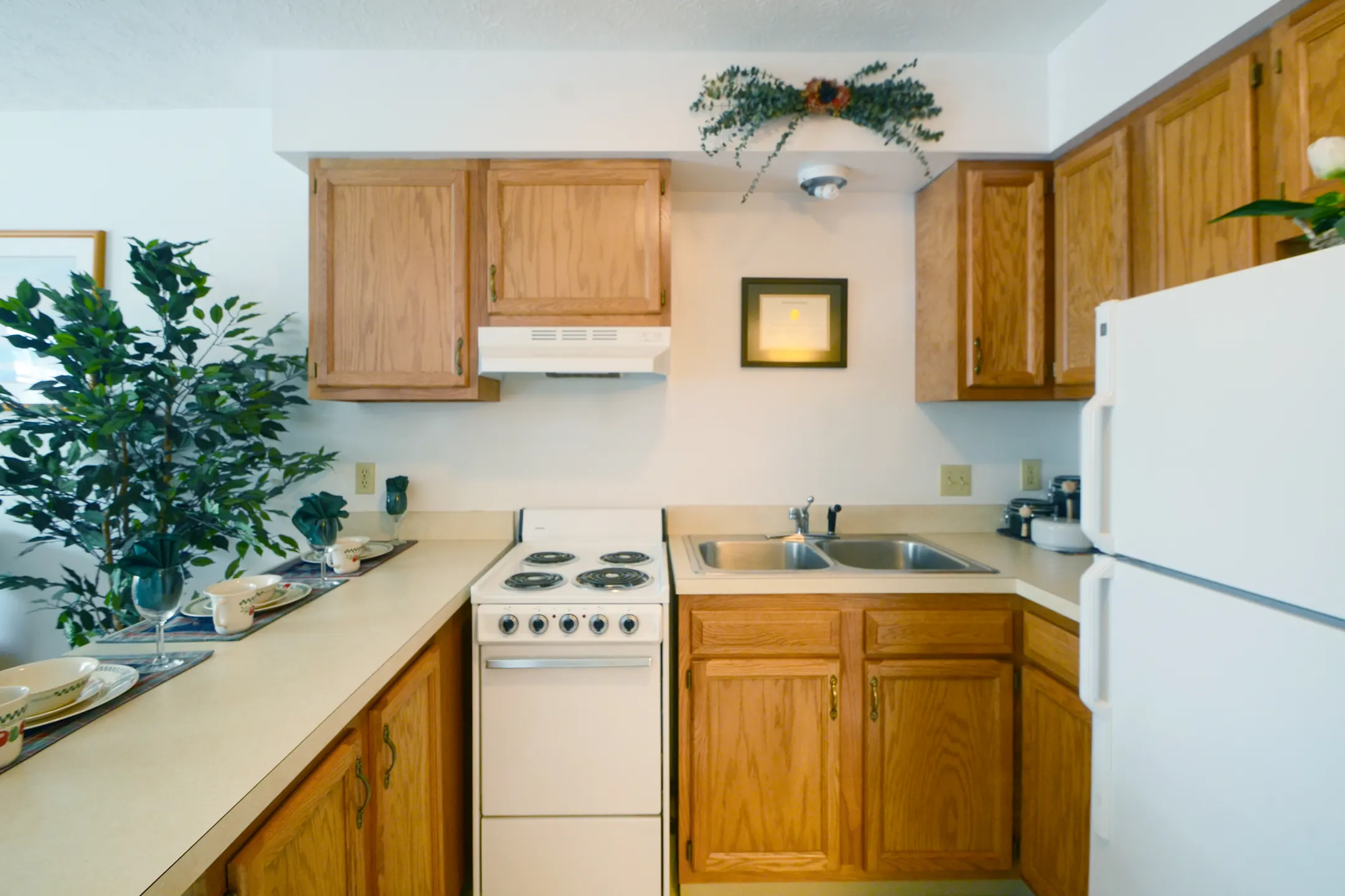 Mogadore Square Apartments Akron, OH 44312
