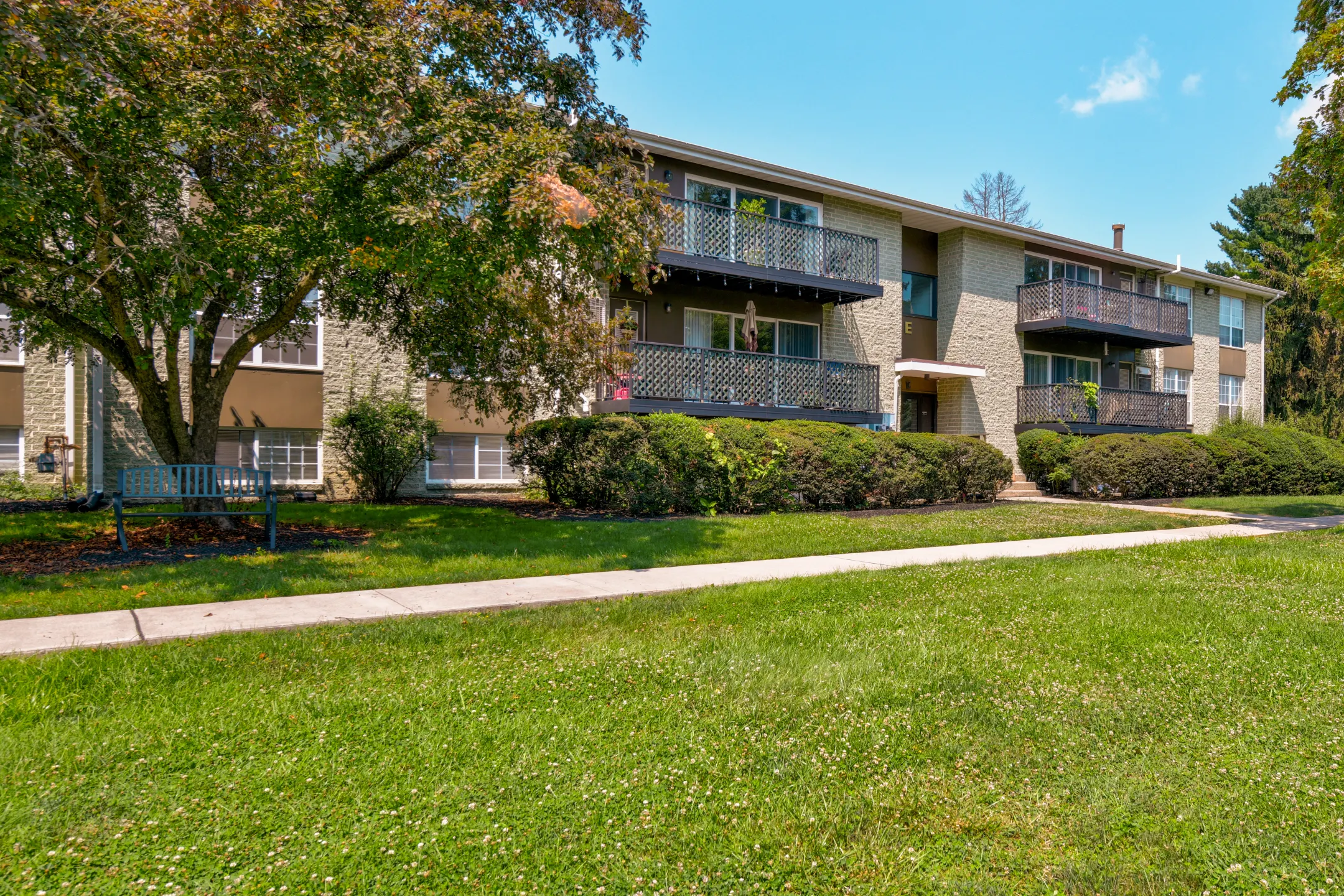 Apartments 17601