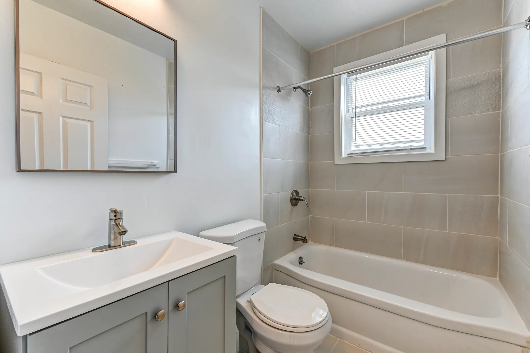 Bathroom - Mount Vernon Gardens - Glenside, PA