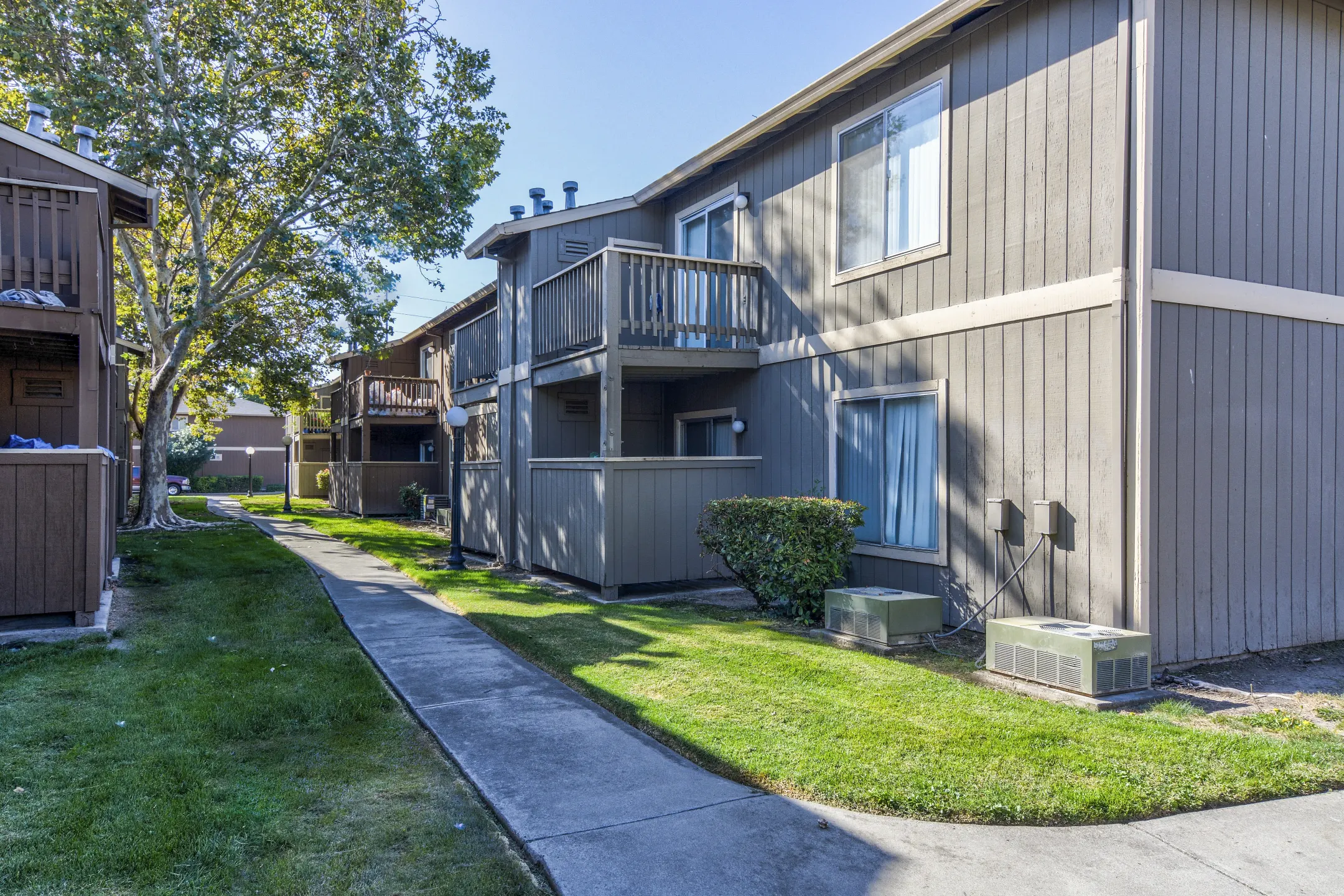 Building - Riverbank Apartments - Stockton, CA
