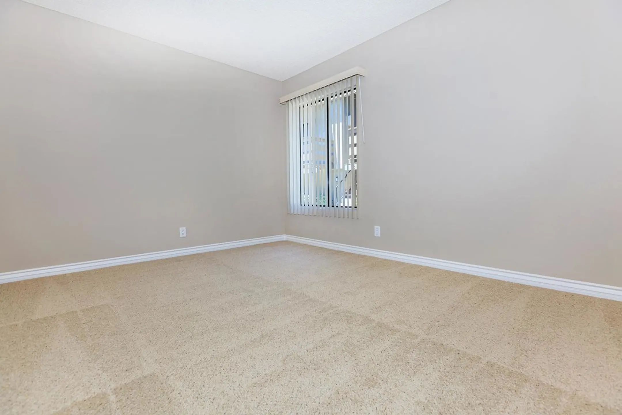 Raintree Apartment Homes 650 Tamarack Ave Brea, CA Apartments for