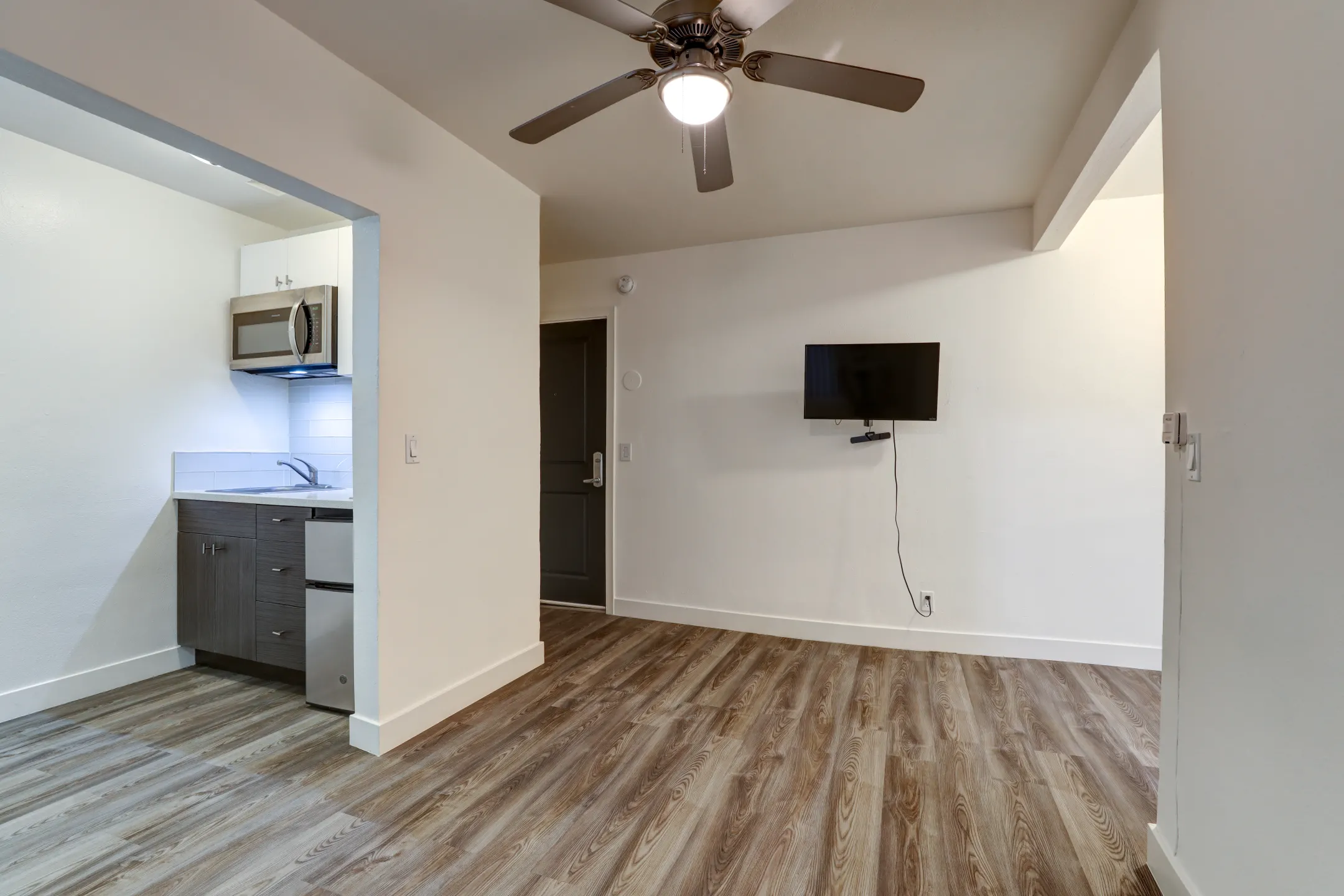 Hollywood Off Vine Apartments Los Angeles, CA 90038