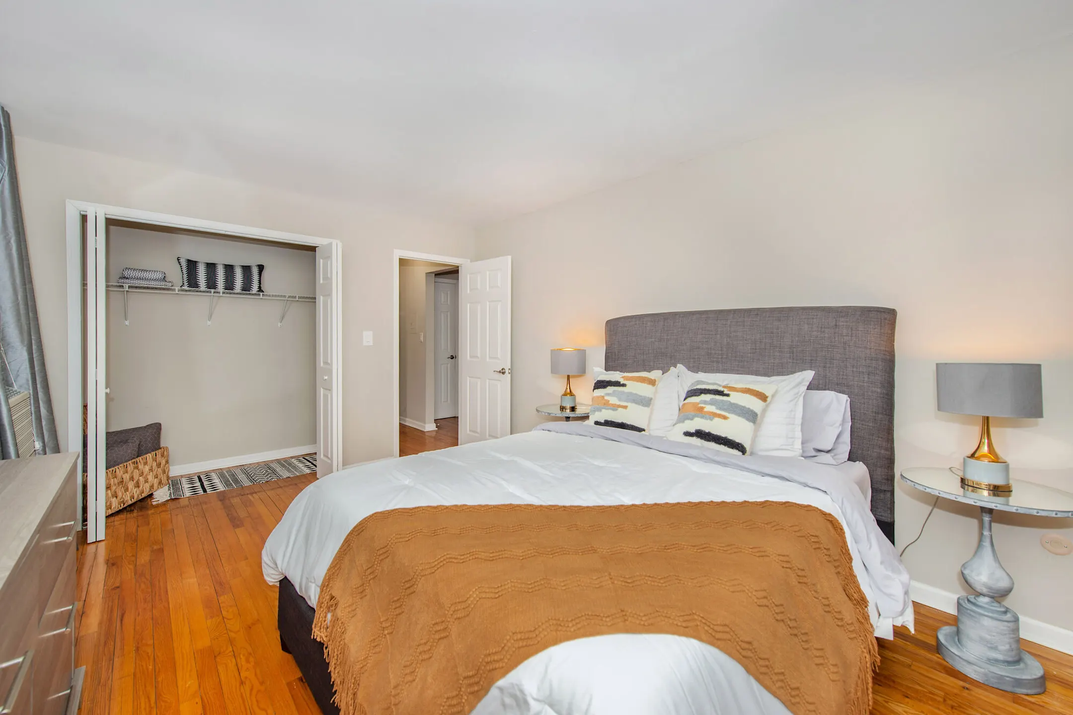 Metropark Station Apartments Apartments Iselin, NJ 08830