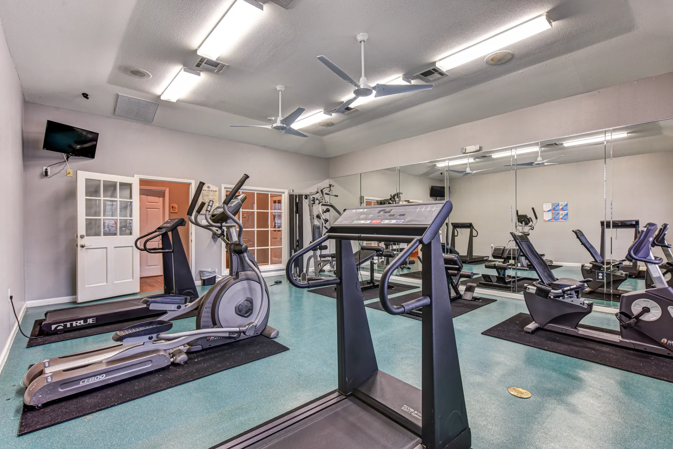 Fitness Weight Room - Highland Meadow Village - Houston, TX