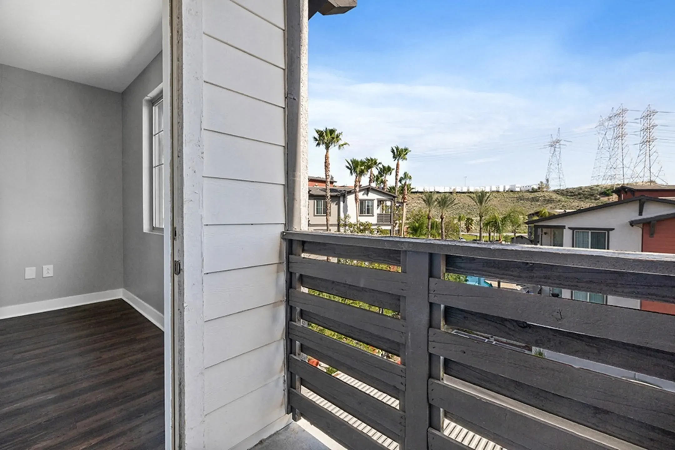 Rockwood At The Cascades 16613 Foothill Blvd Sylmar, CA Apartments