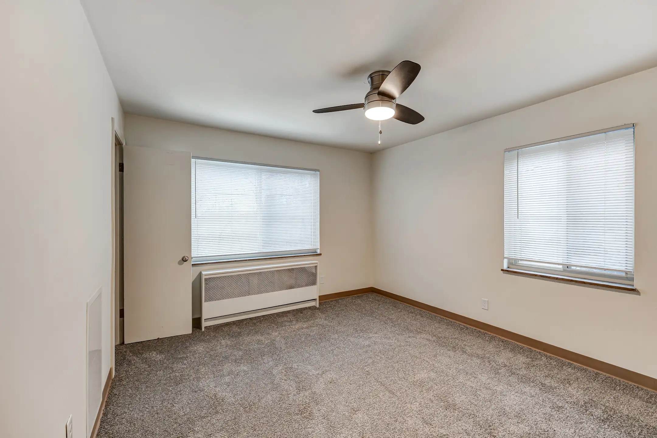 Living Room - Cedar Ridge Apartments - Park Hills, KY
