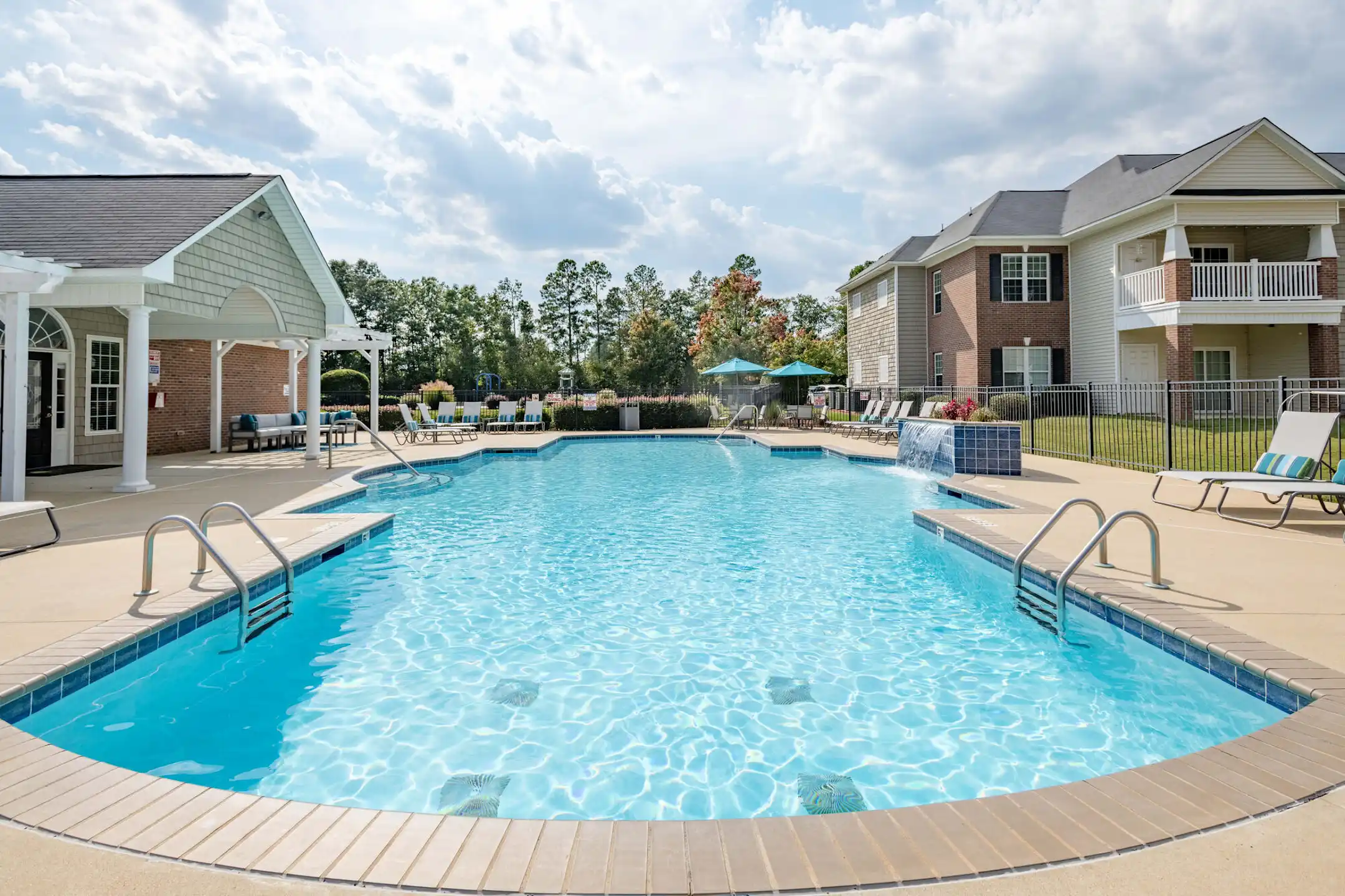 Bristol Park Apartment Homes - 1141 Glen Iris Dr | Fayetteville, NC ...