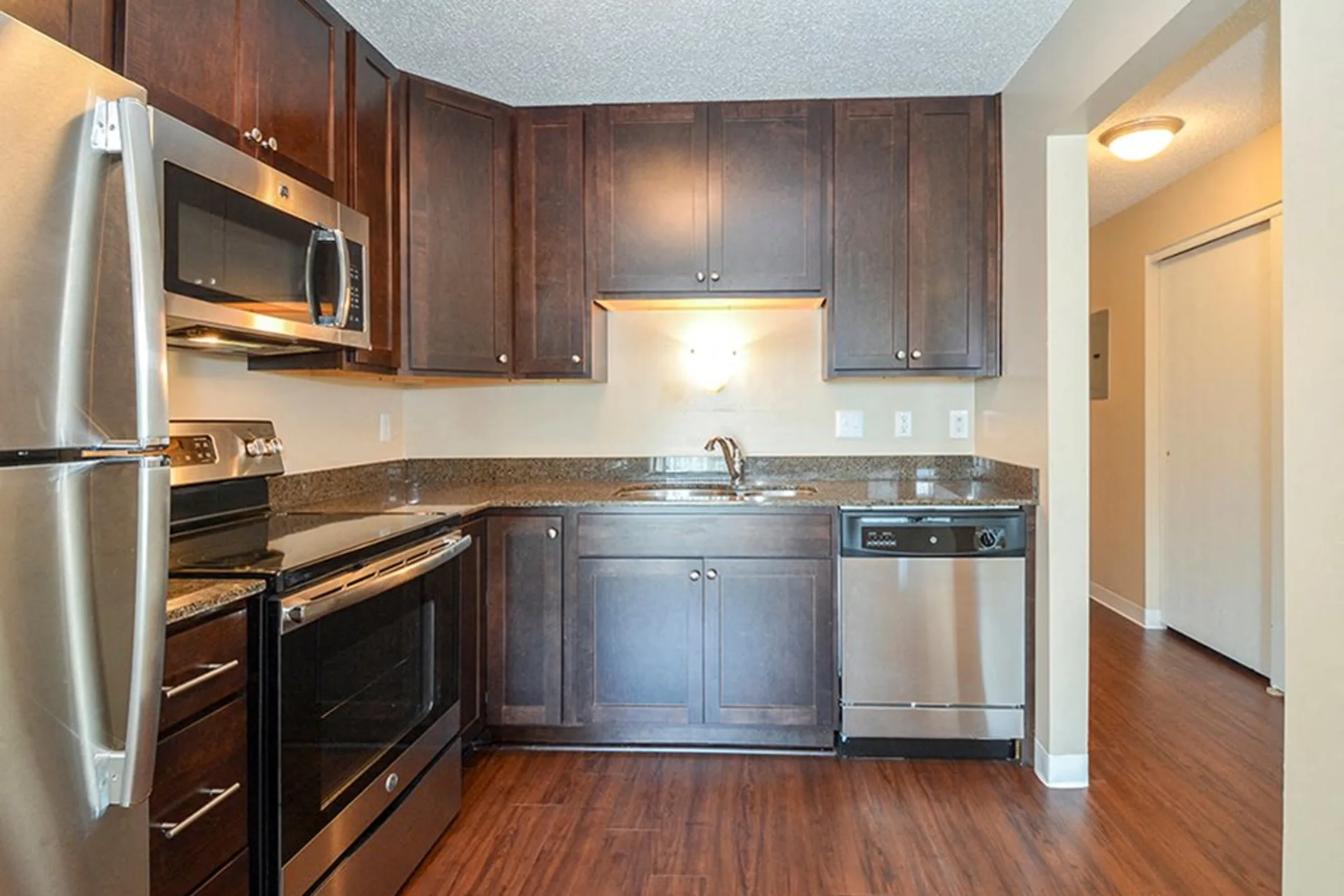 Royal Oaks Apartments Apartments Eagan, MN 55122