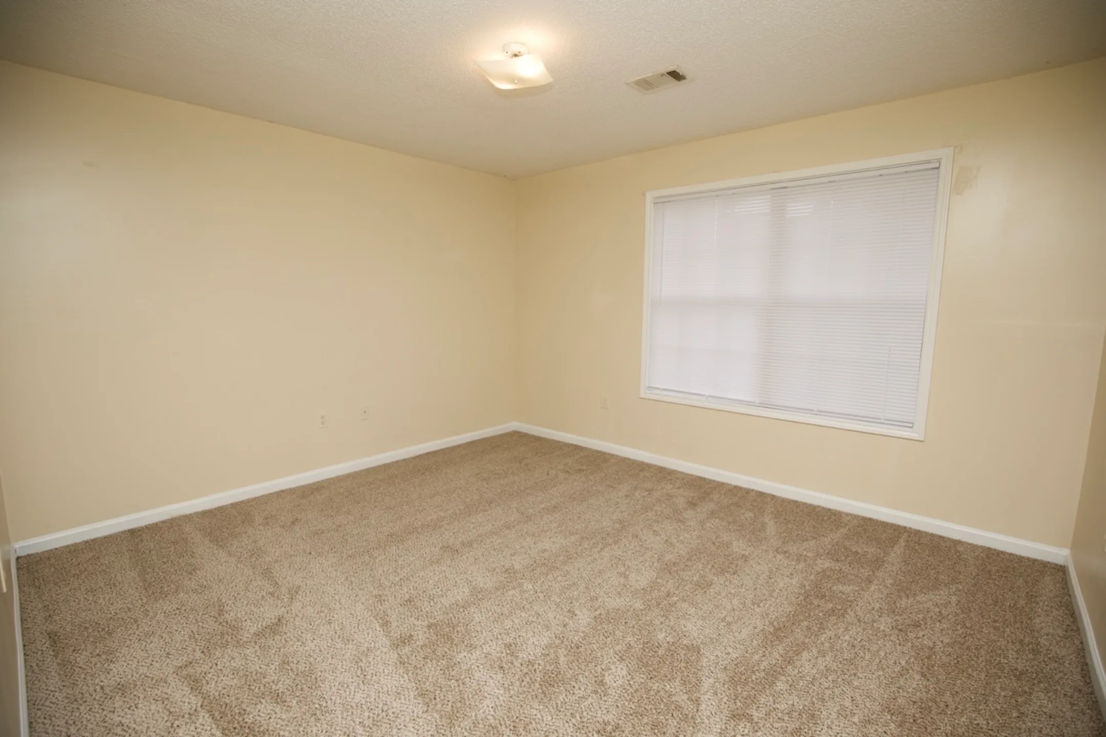 Bedroom - Chase Park Apartments - Montgomery, AL