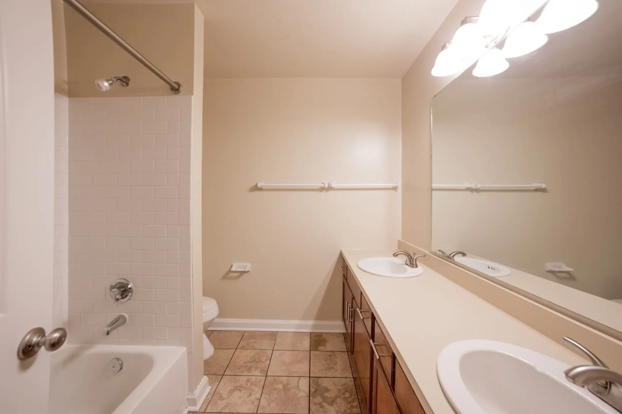 Bathroom - Vermont Place Apartments & Turnverein - Indianapolis, IN