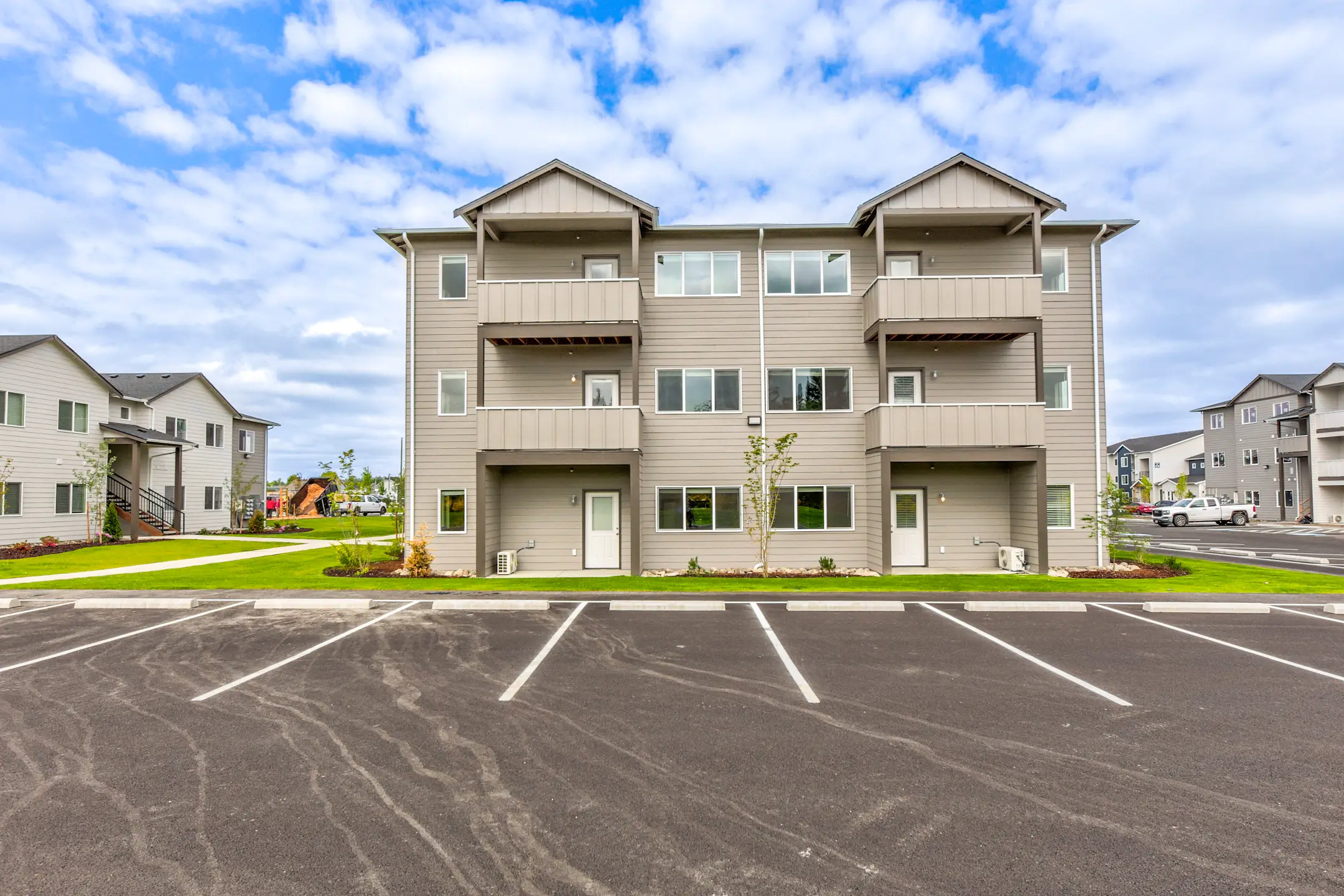 Ridgeline Apartments 15037 Tahoma Blvd SE Yelm, WA Apartments for