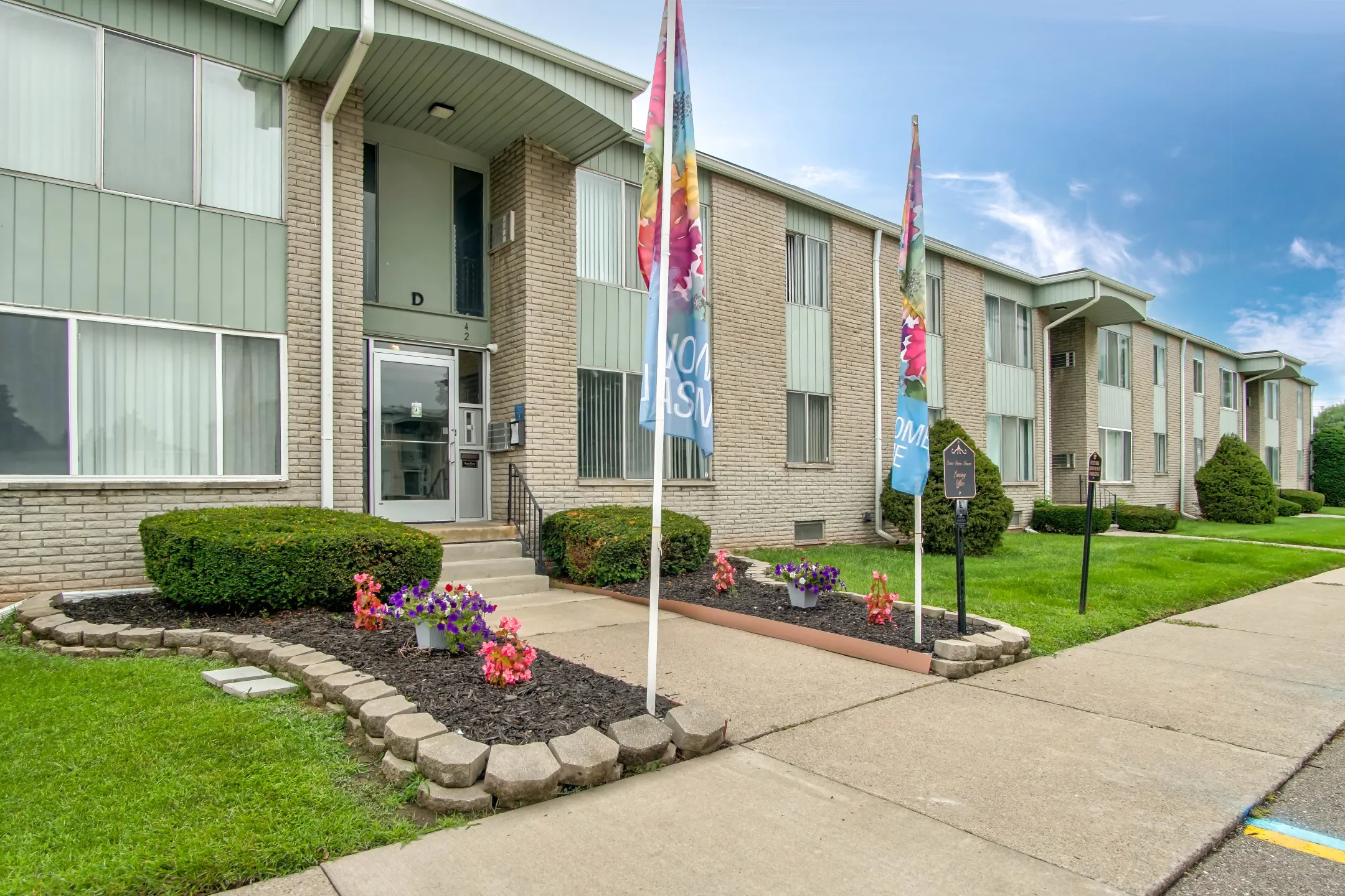 Outer Drive Manor Apartments