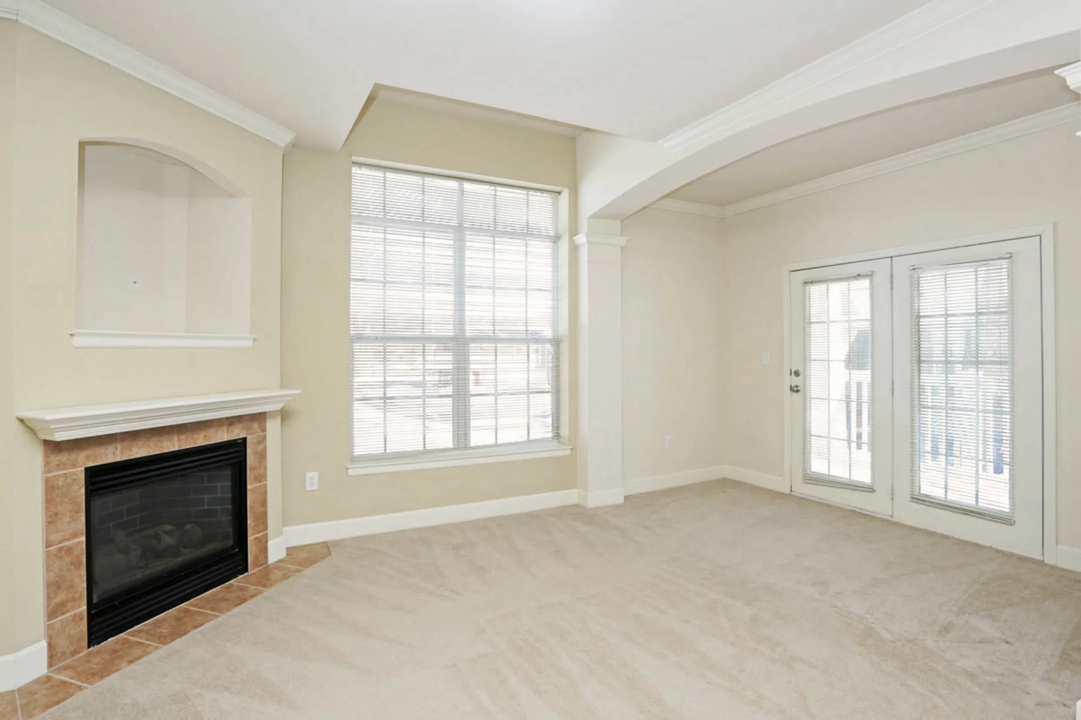 Mansions At Hemingway 6701 Hemingway St Johnston, IA Apartments for