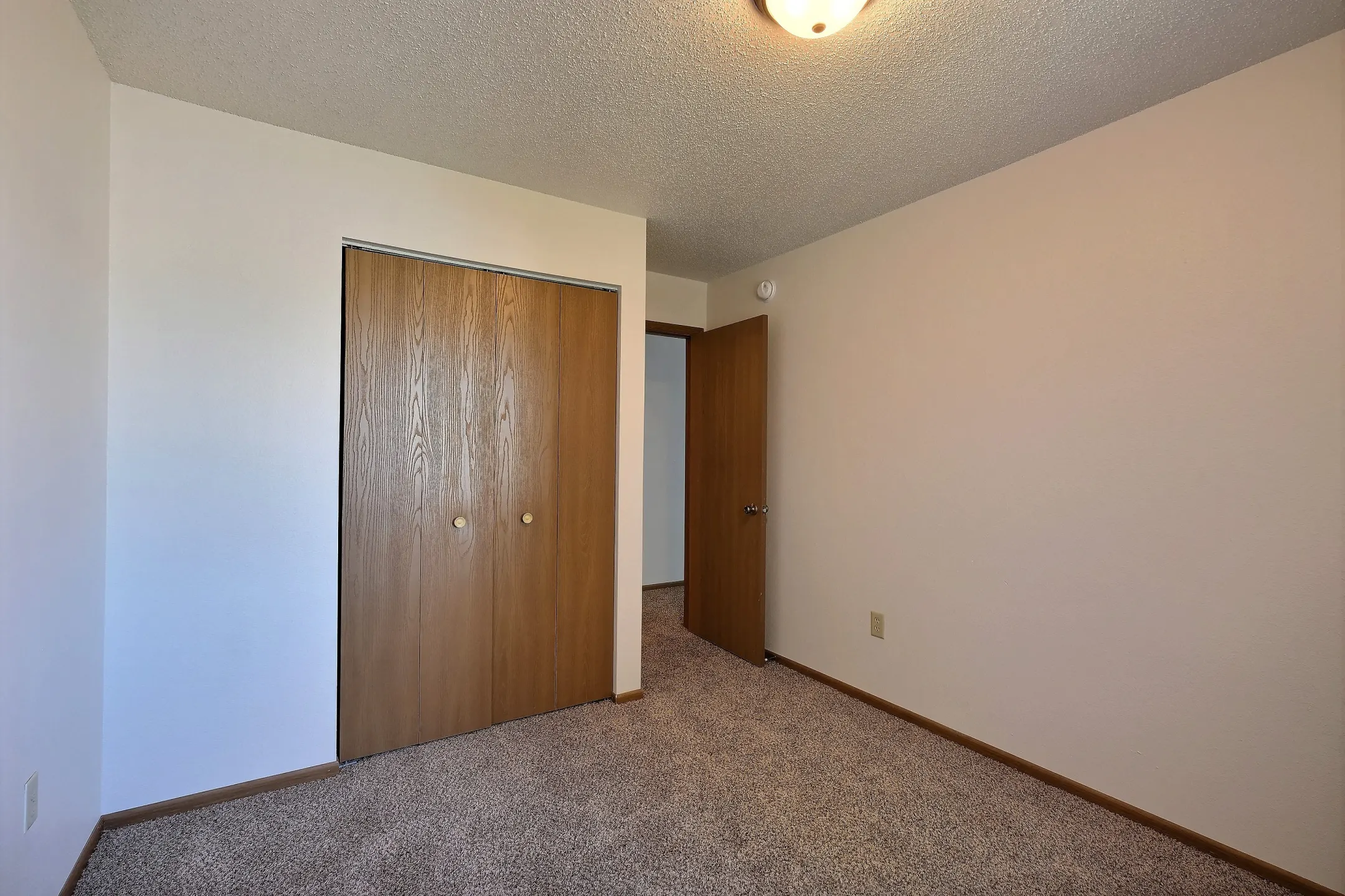 Bedroom - Chestnut Ridge Apartments - Fargo, ND