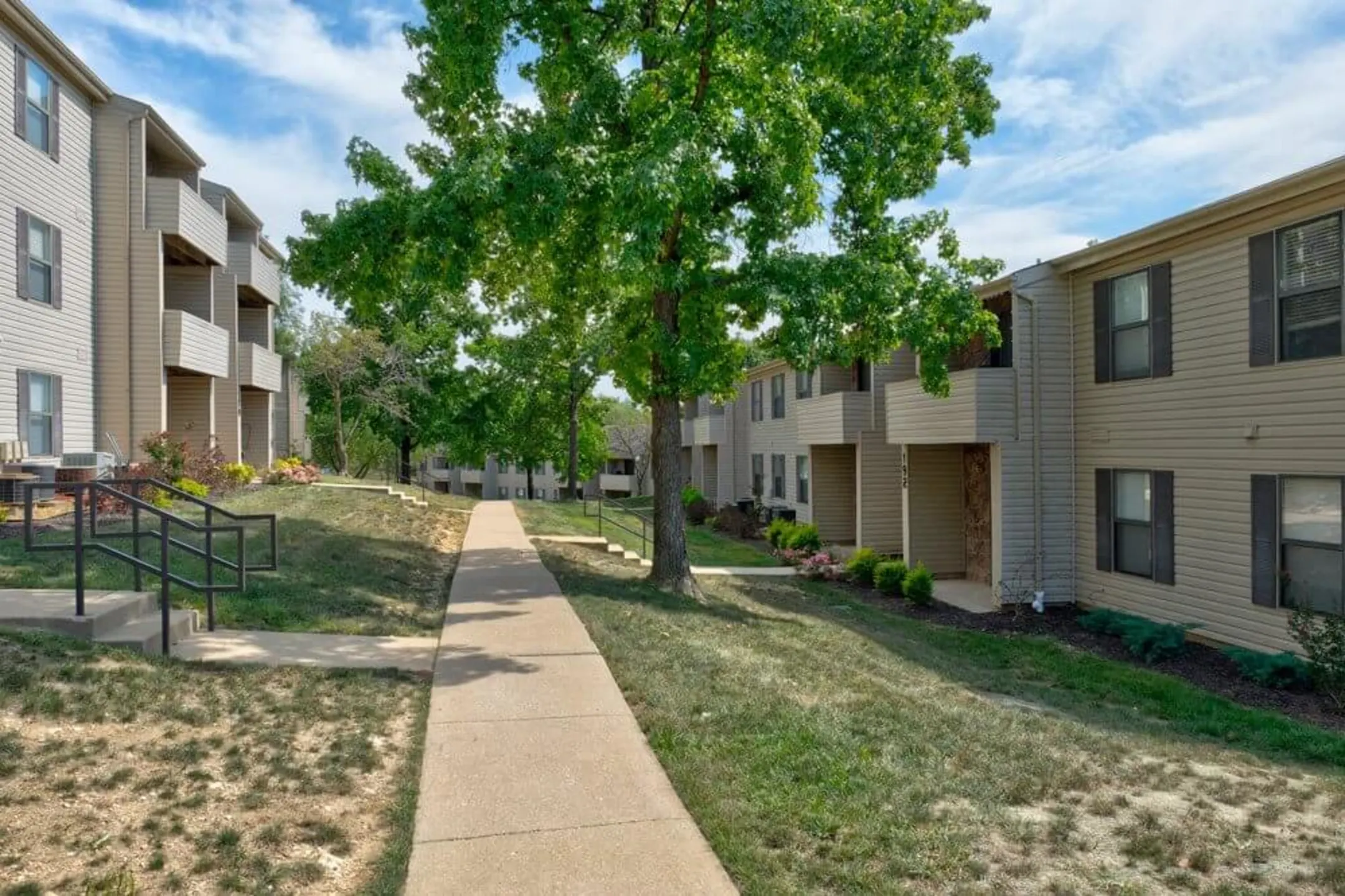 Forest Woods Apartments Valley Park, MO 63088