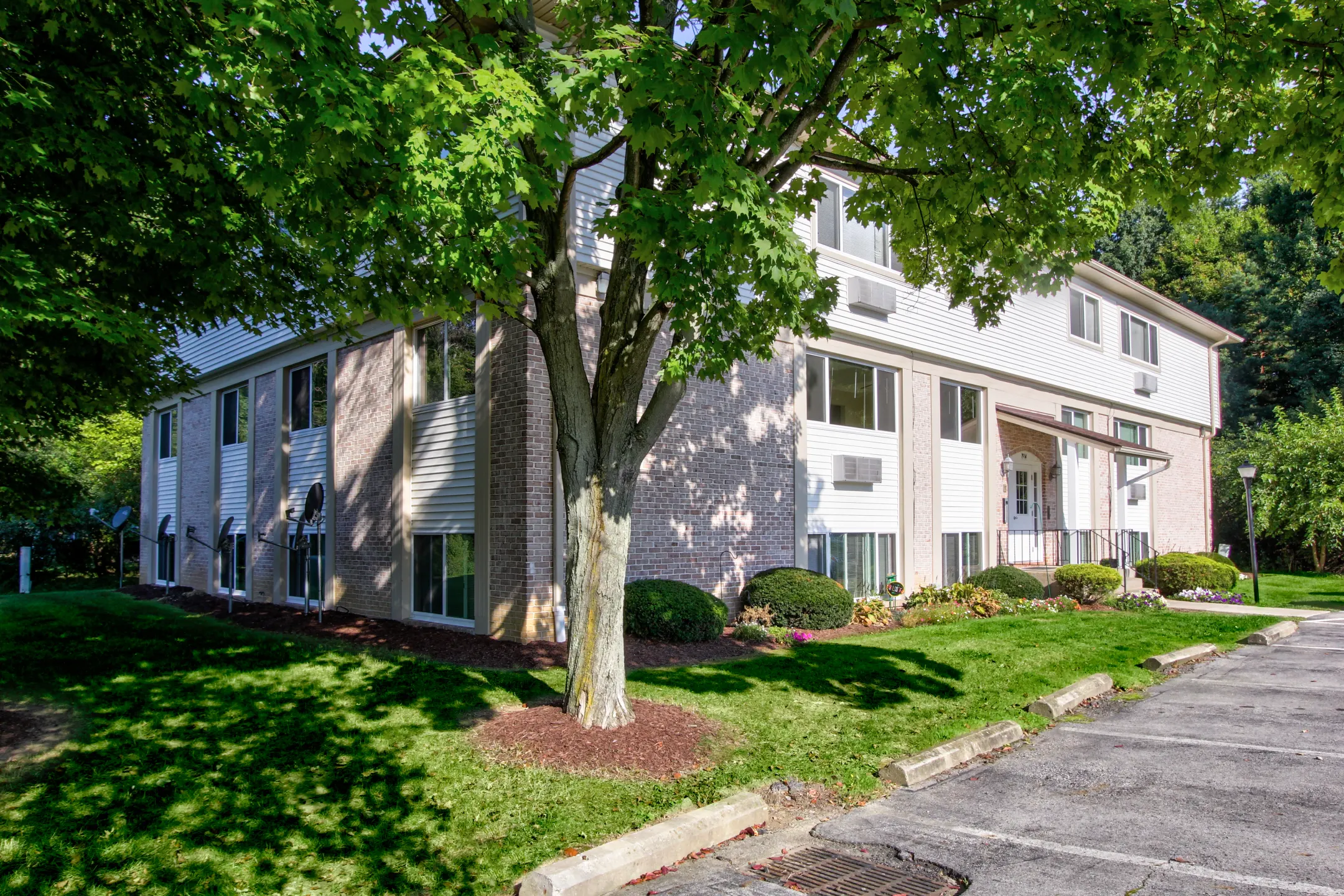Building - Cambridge Square Apartments - Youngstown, OH
