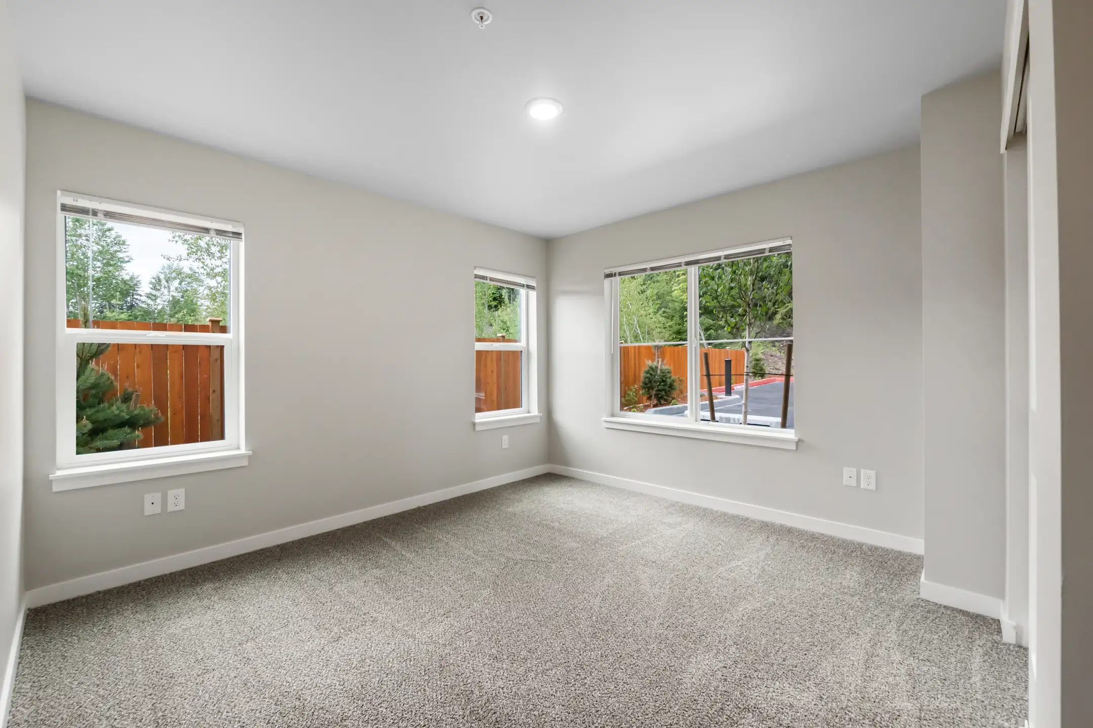 Hillside Apartments 18426 Veterans Memorial Drive East Bonney Lake