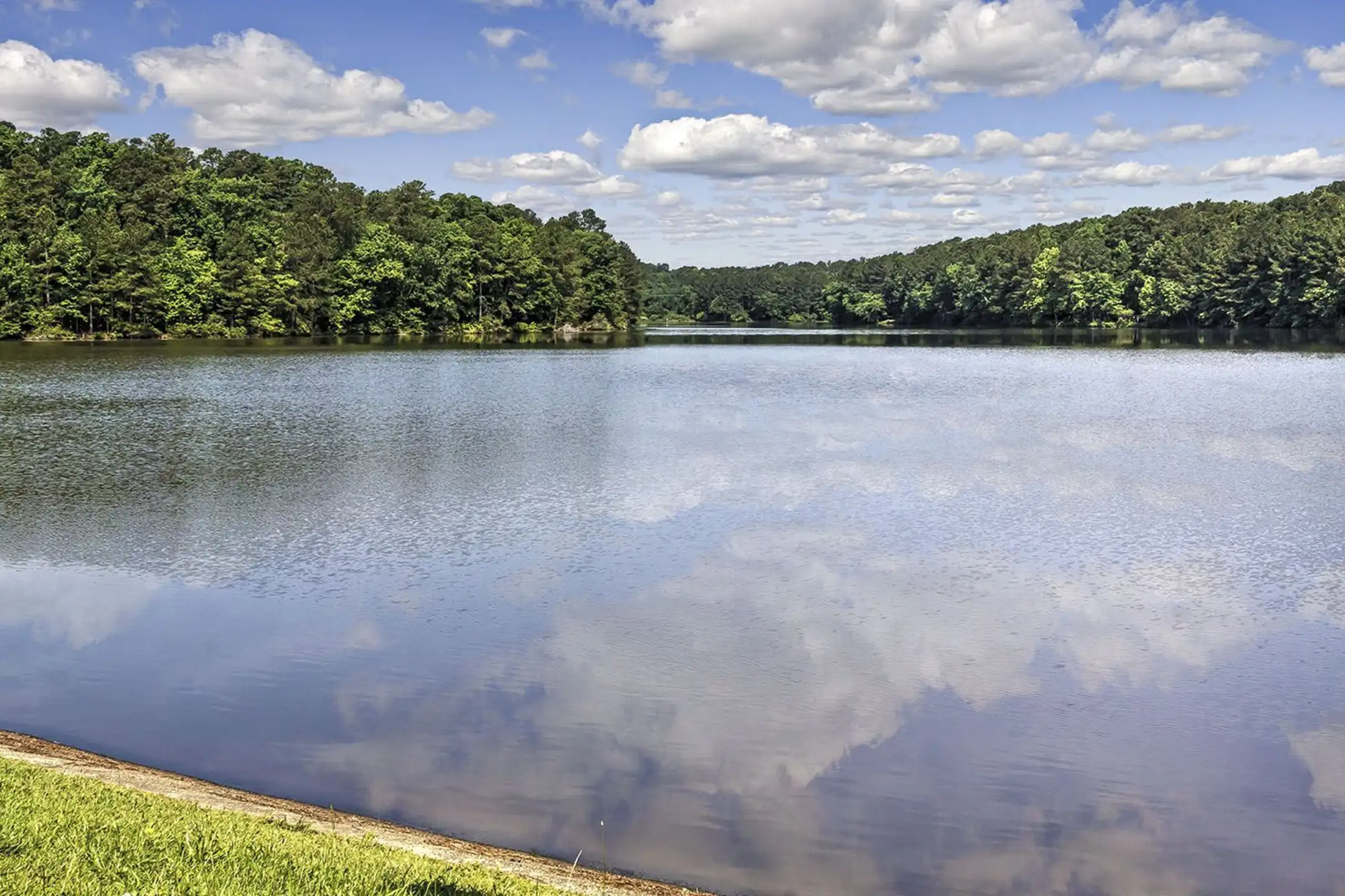 Camden Lake Pine Apartments Apex, NC 27523