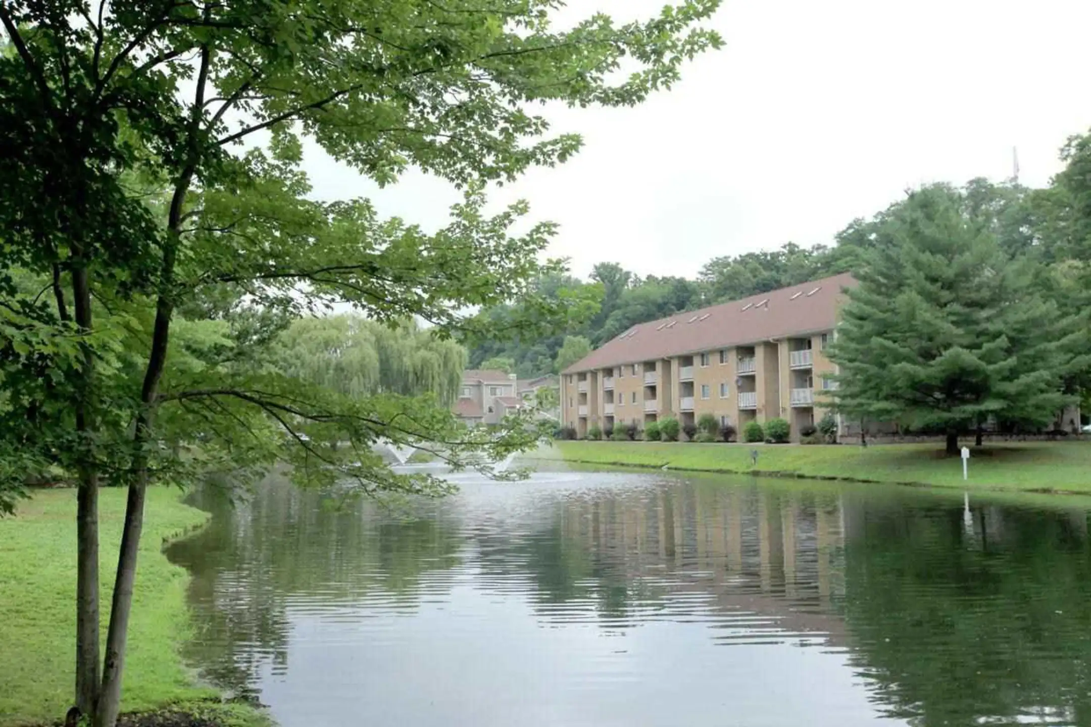 Lake - Hudson Harbour Apartments - Poughkeepsie, NY