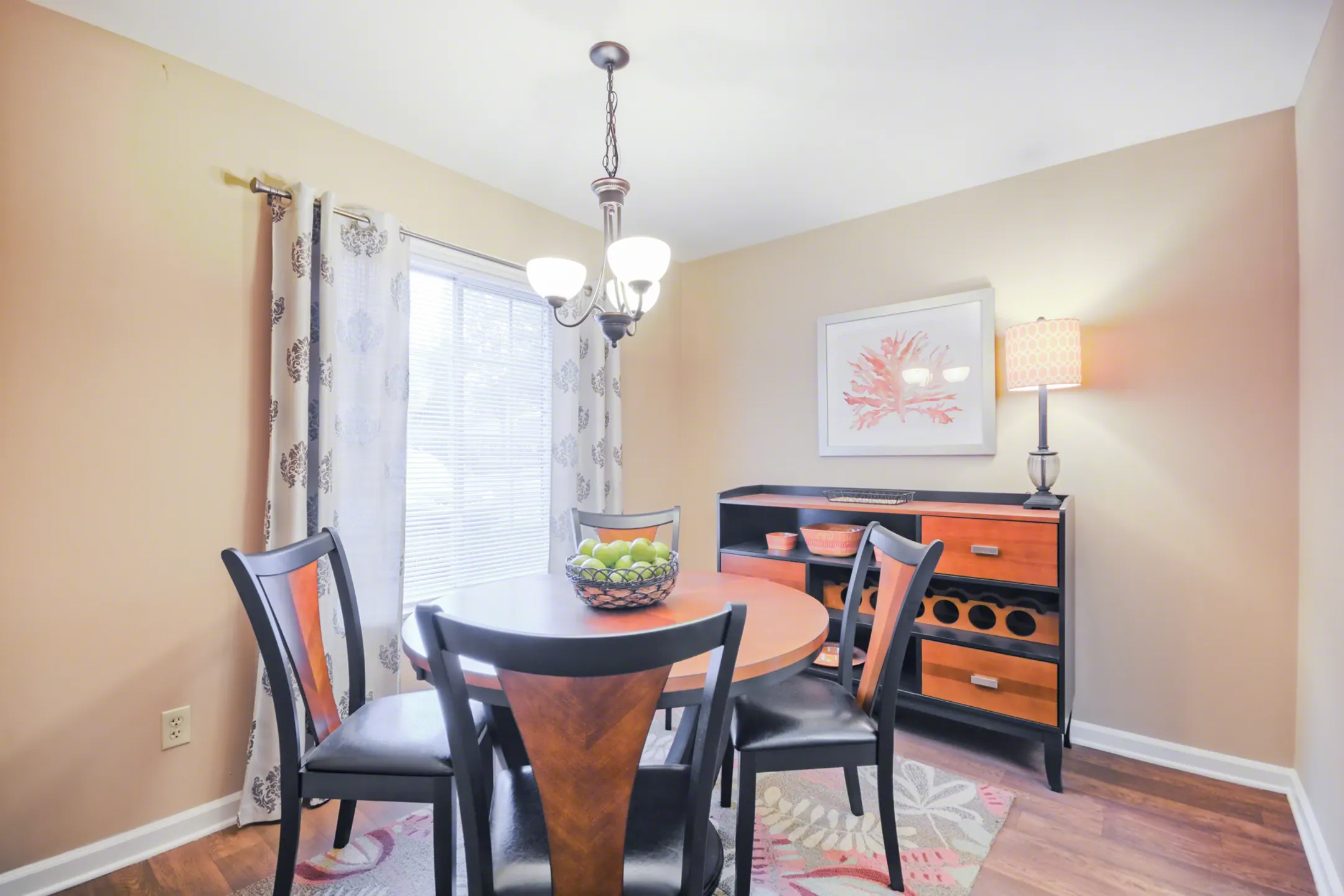 Dining Room - Chateau de Ville - Indianapolis, IN
