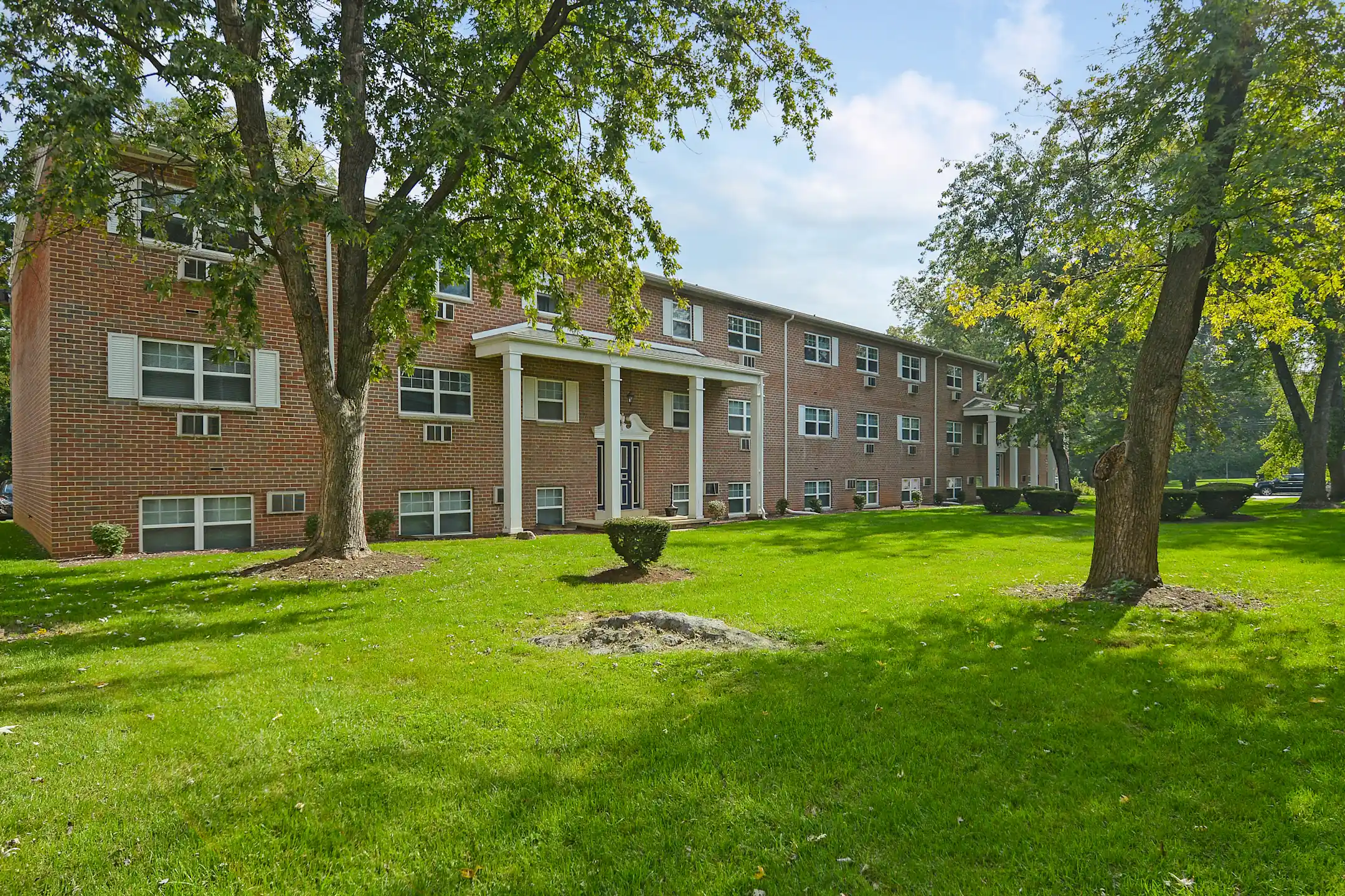 Carlwynne & Hanover Manor Apartments Carlisle, PA 17013