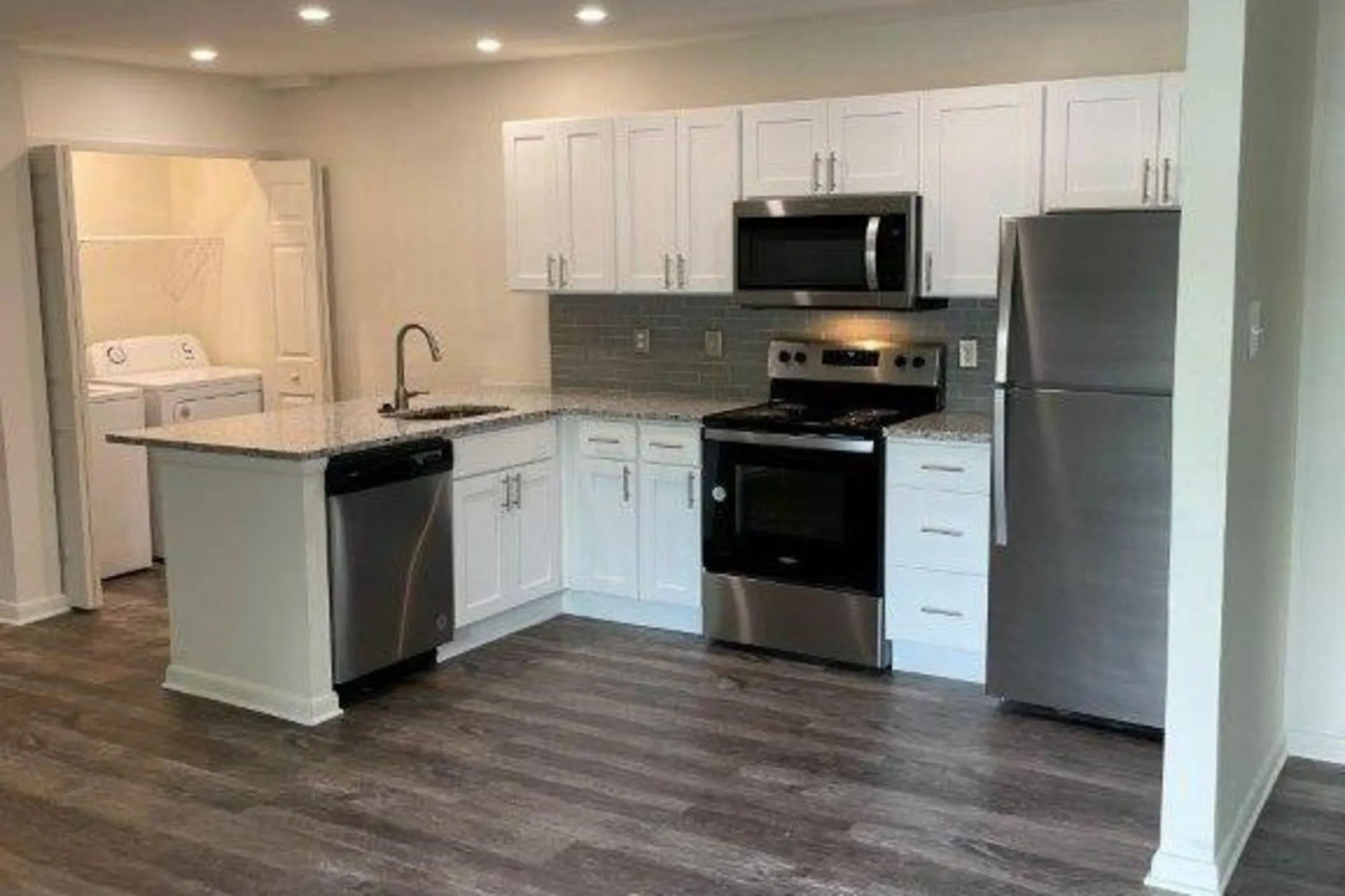 Kitchen - Main Street Apartment Homes - Lansdale, PA