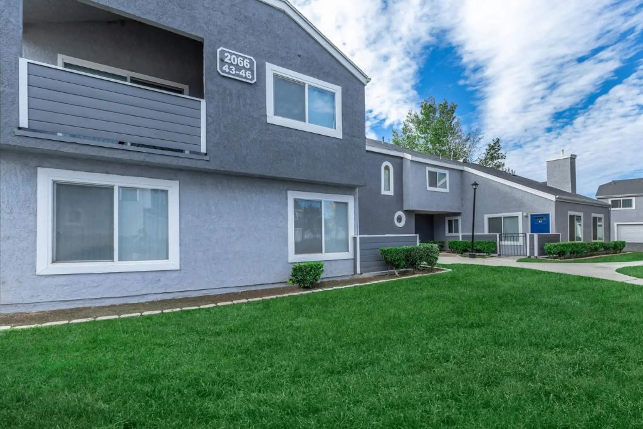 Westwood Park Townhomes 2060 Westwood Ct Lancaster, CA Apartments