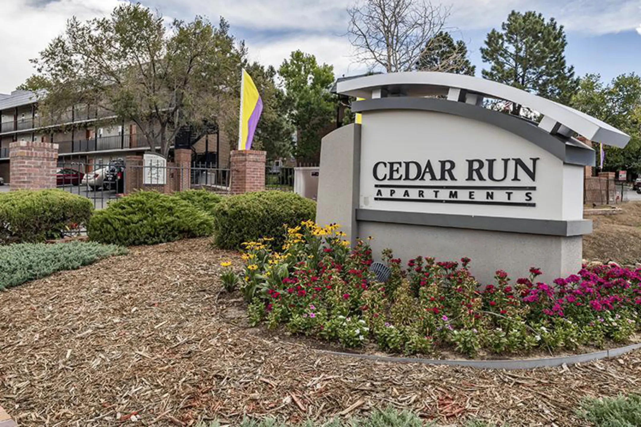 Cedar Run Apartments 888 S Oneida St Denver, CO for Rent Rent.