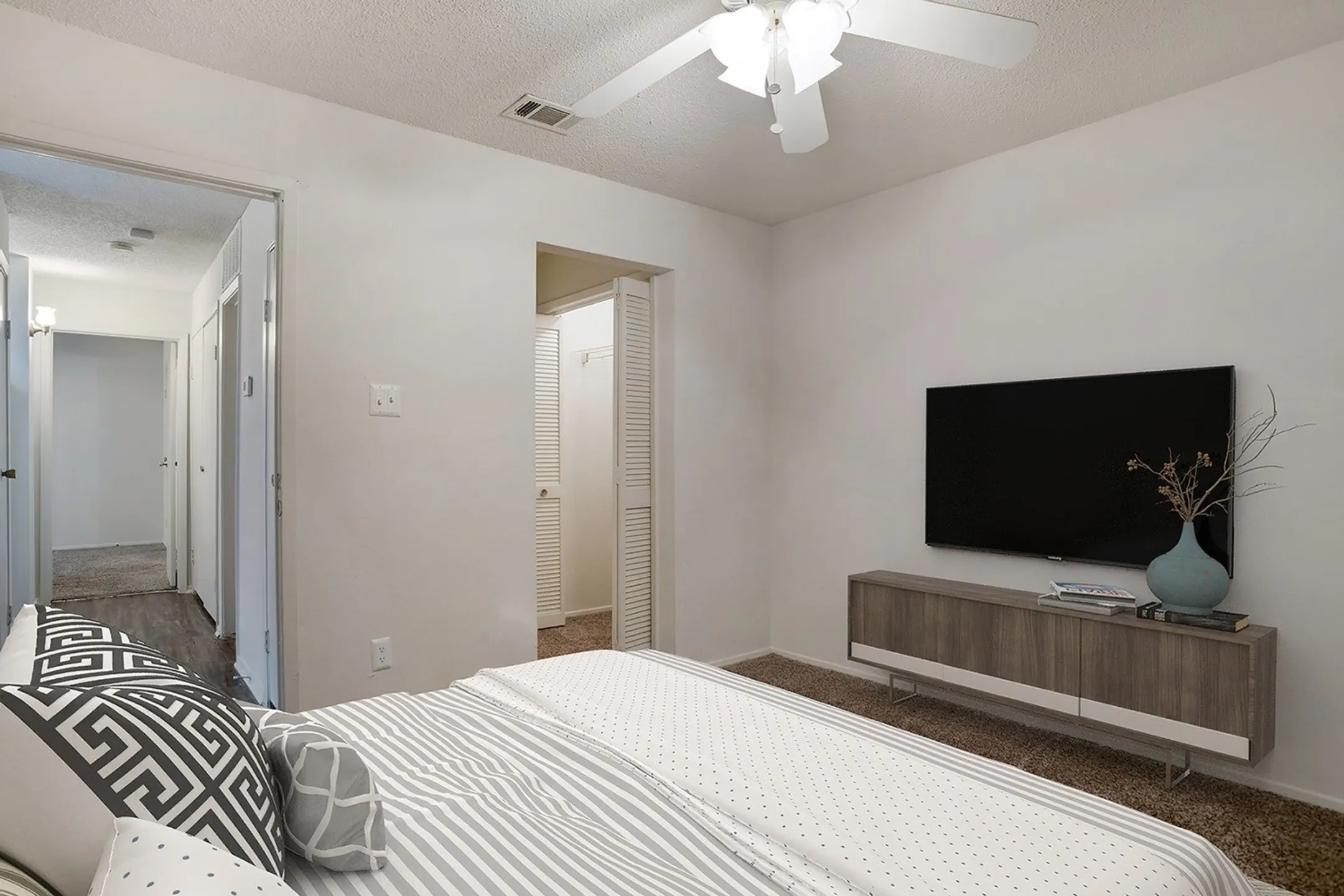 Bedroom - Pear Orchard Apartments - Ridgeland, MS