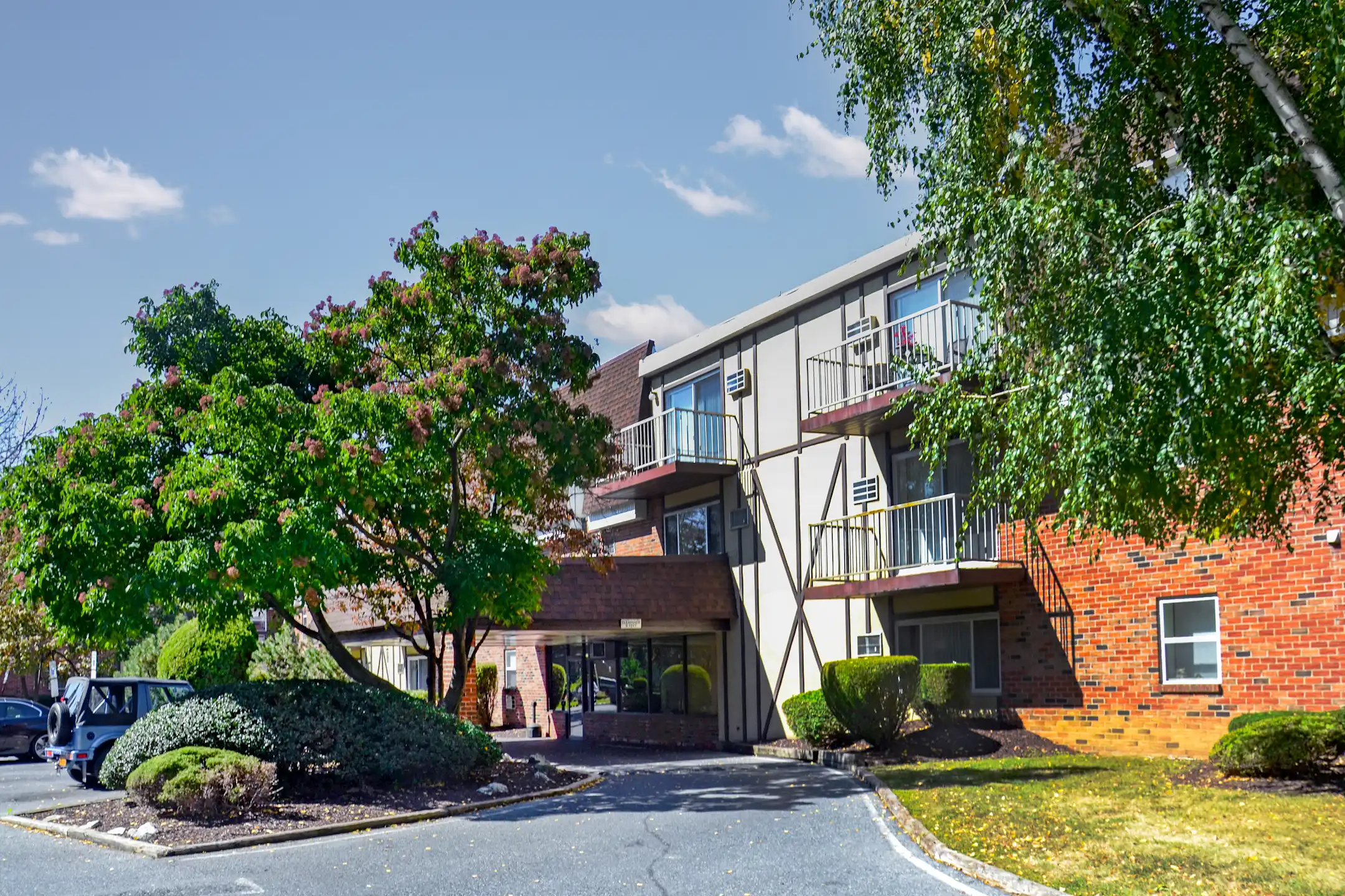 Independence Square Apartments 1 Maryland Cir Whitehall, PA