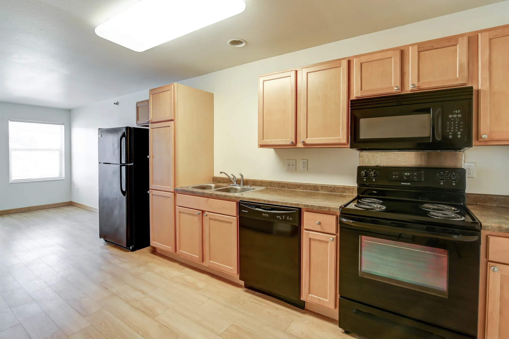 Kitchen - Badlands Apartments - Williston, ND
