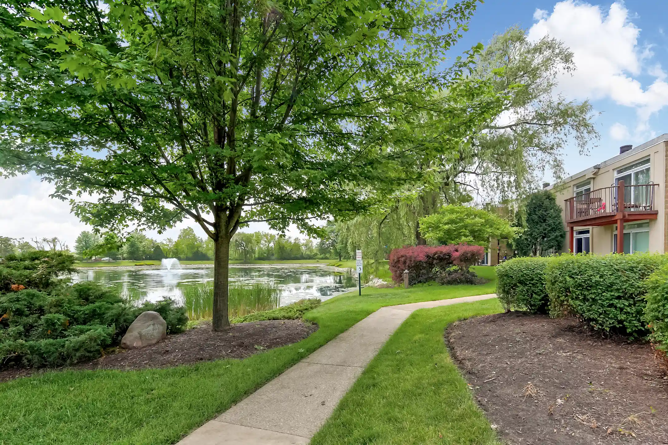 Foxboro Apartments Apartments Wheeling, IL 60090