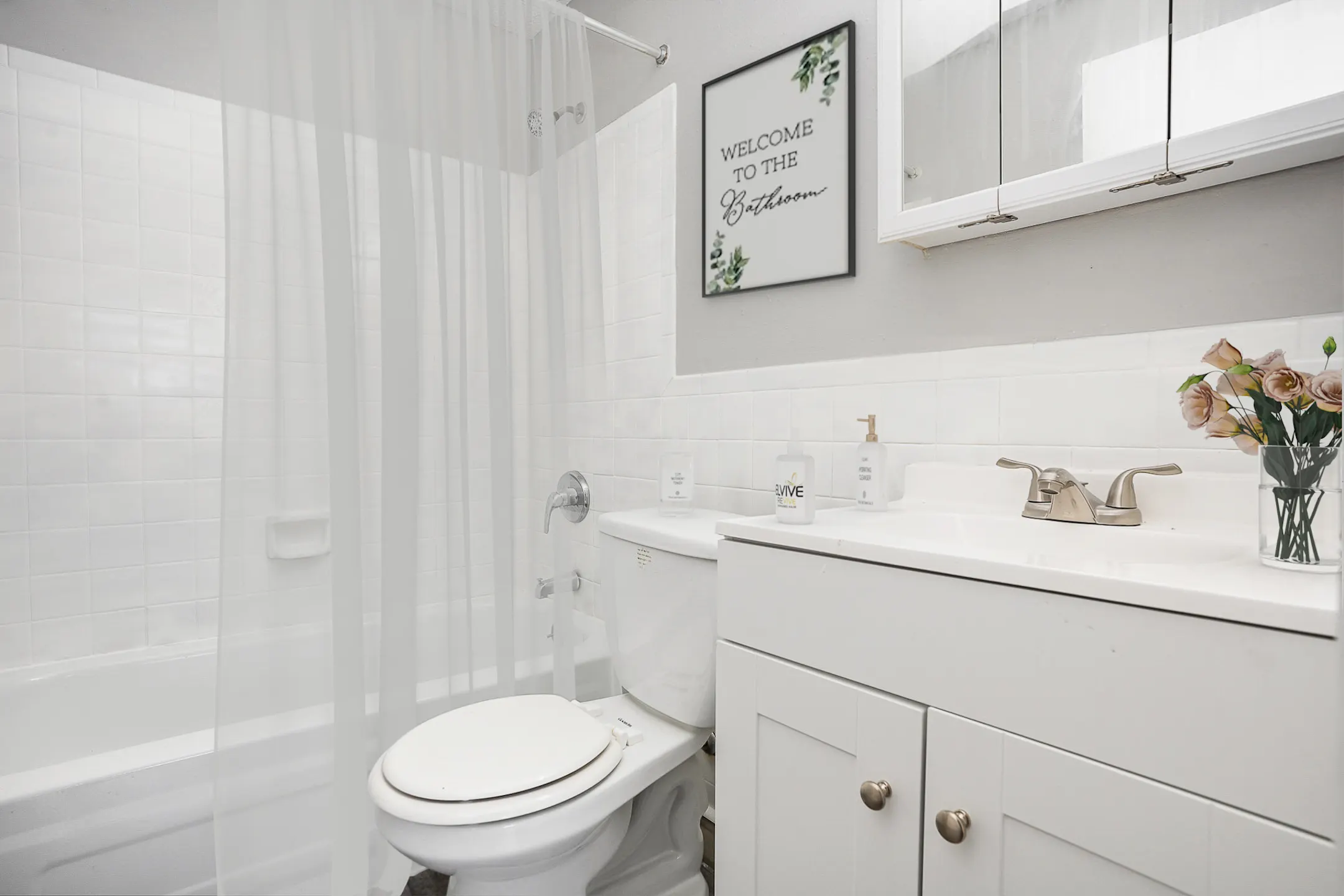 Bathroom - Villa Hills Apartments - Cincinnati, OH