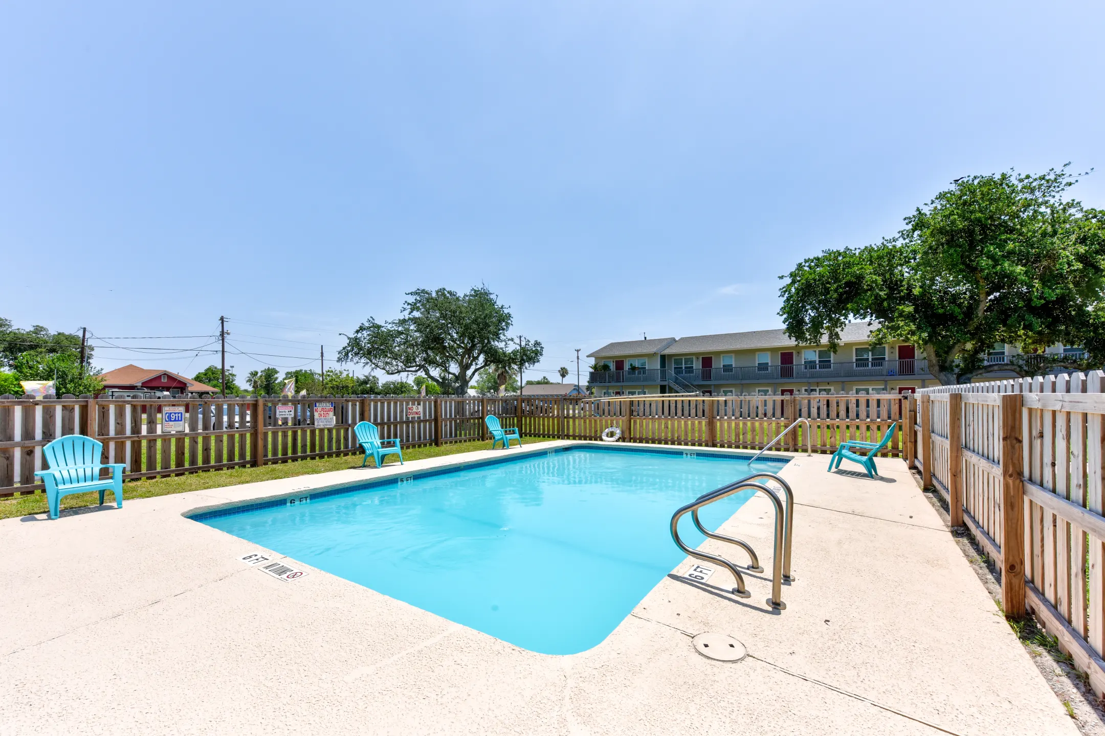Pool - Rockport Oak Garden Apartments - Rockport, TX