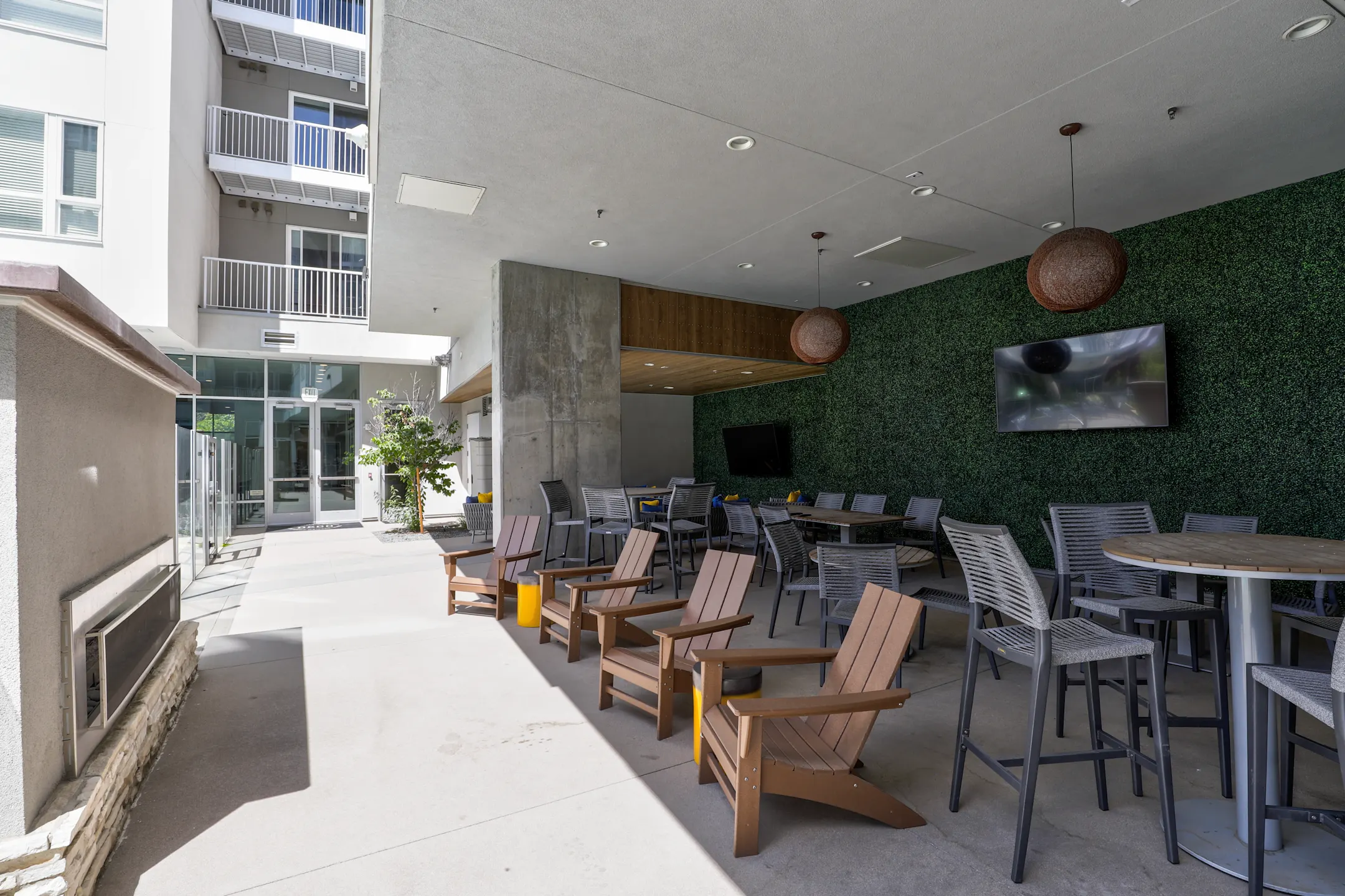 Deco Apartments Denver Co