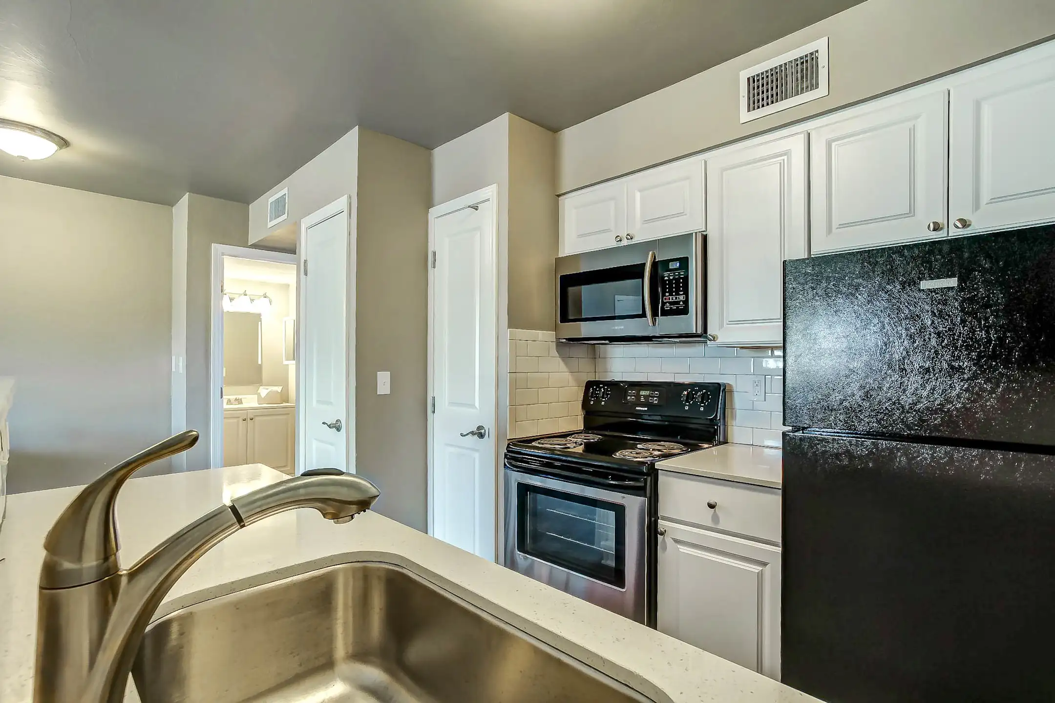 The Terraces at Lakehurst Apartments Oklahoma City, OK 73120