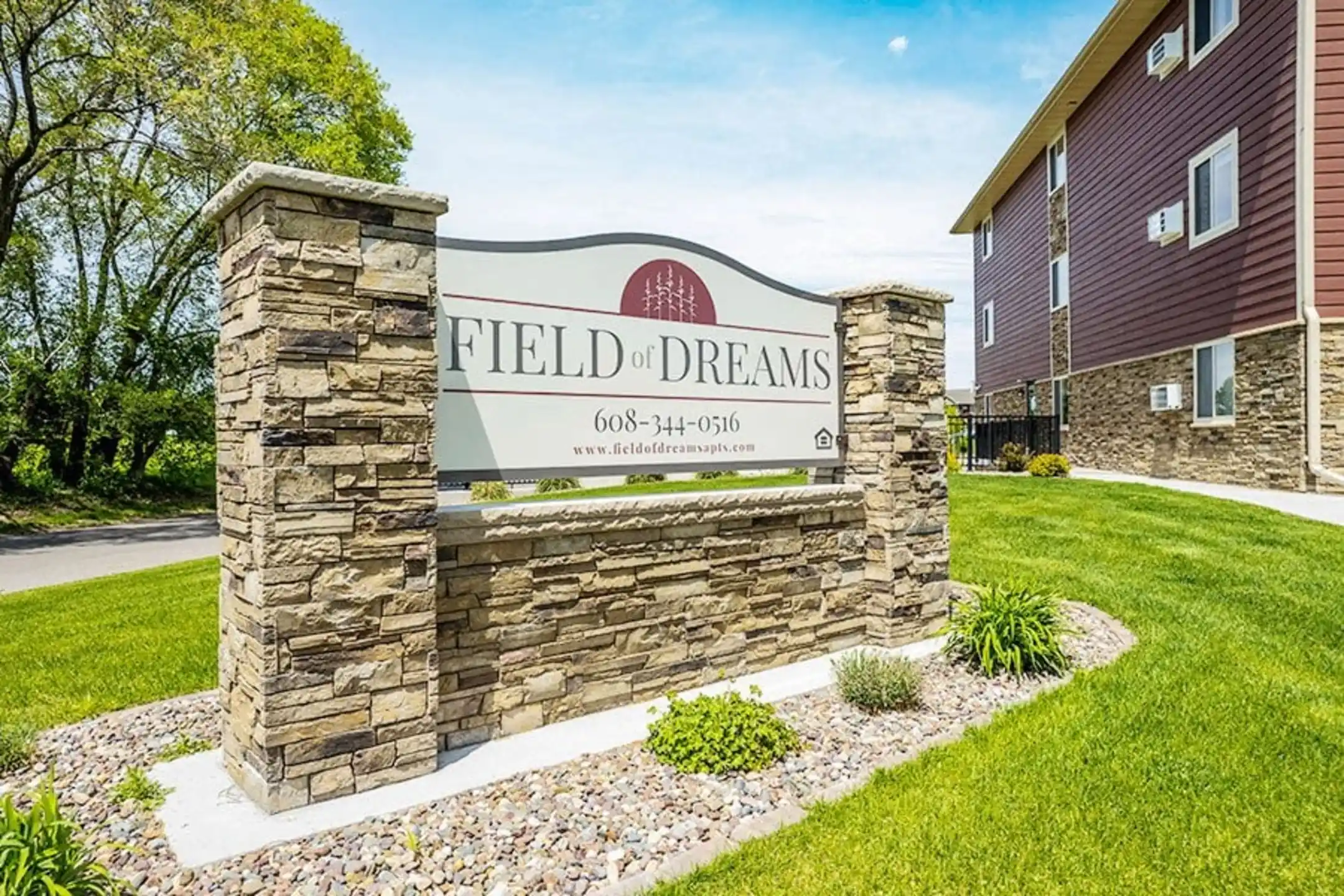 Field of Dreams Apartments Onalaska, WI 54650