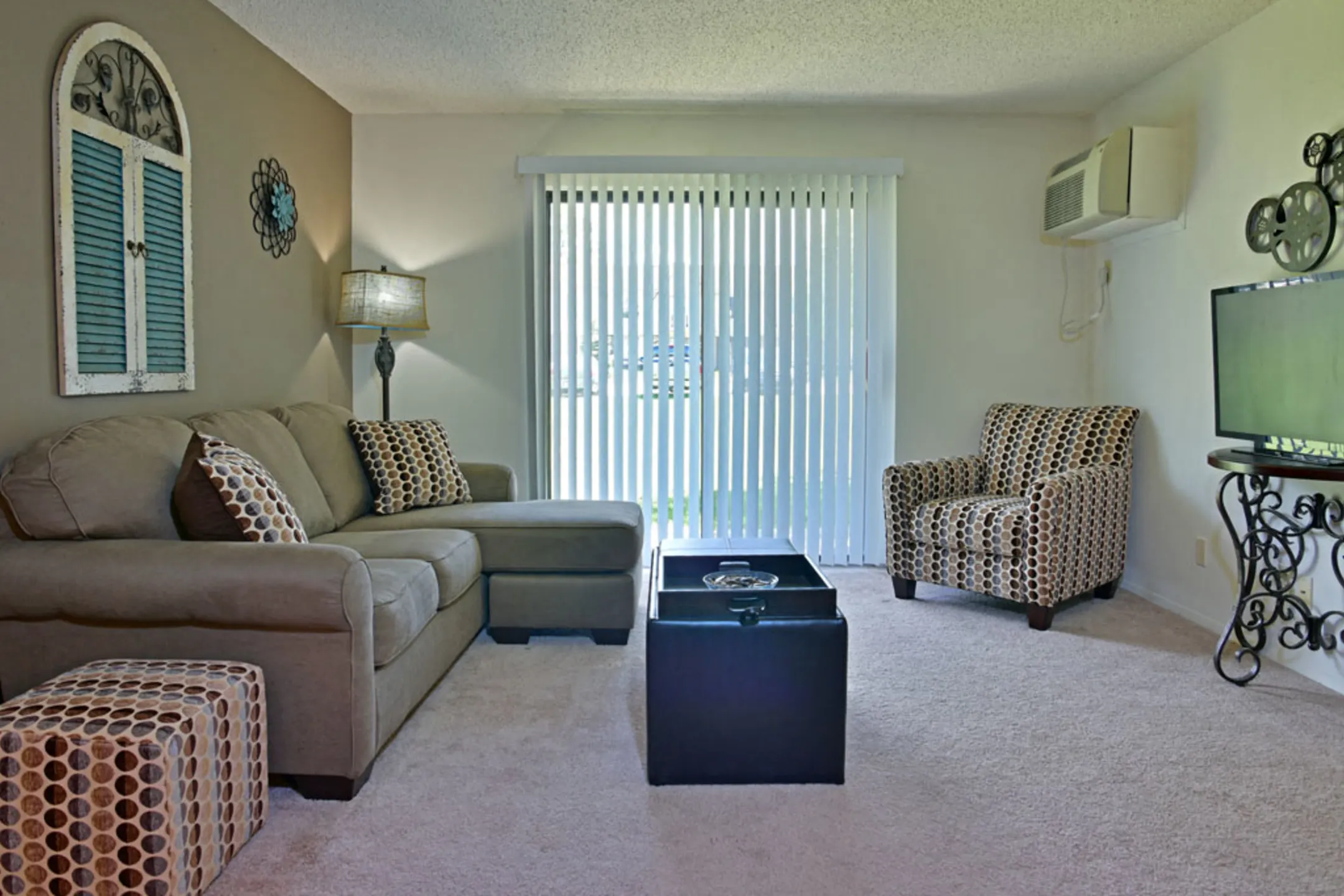 Great Oaks Apartments - 4801 Linden Rd | Rockford, IL Apartments for ...