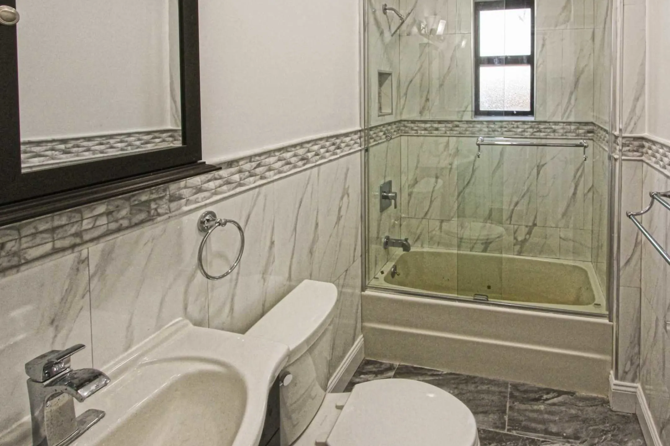 Bathroom - North Terrace Apartments - Mount Vernon, NY