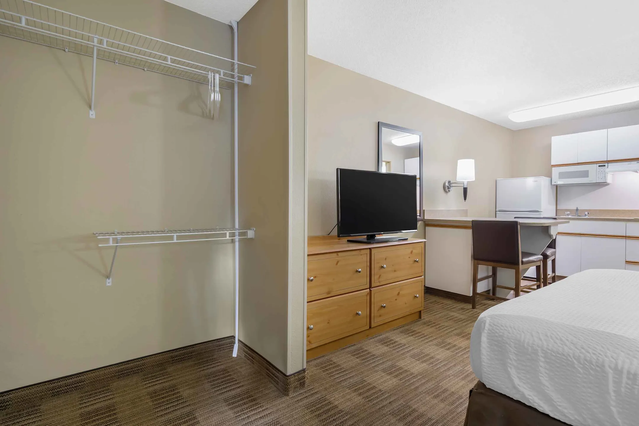 Furnished Studio Seattle Bellevue Factoria Apartments Bellevue