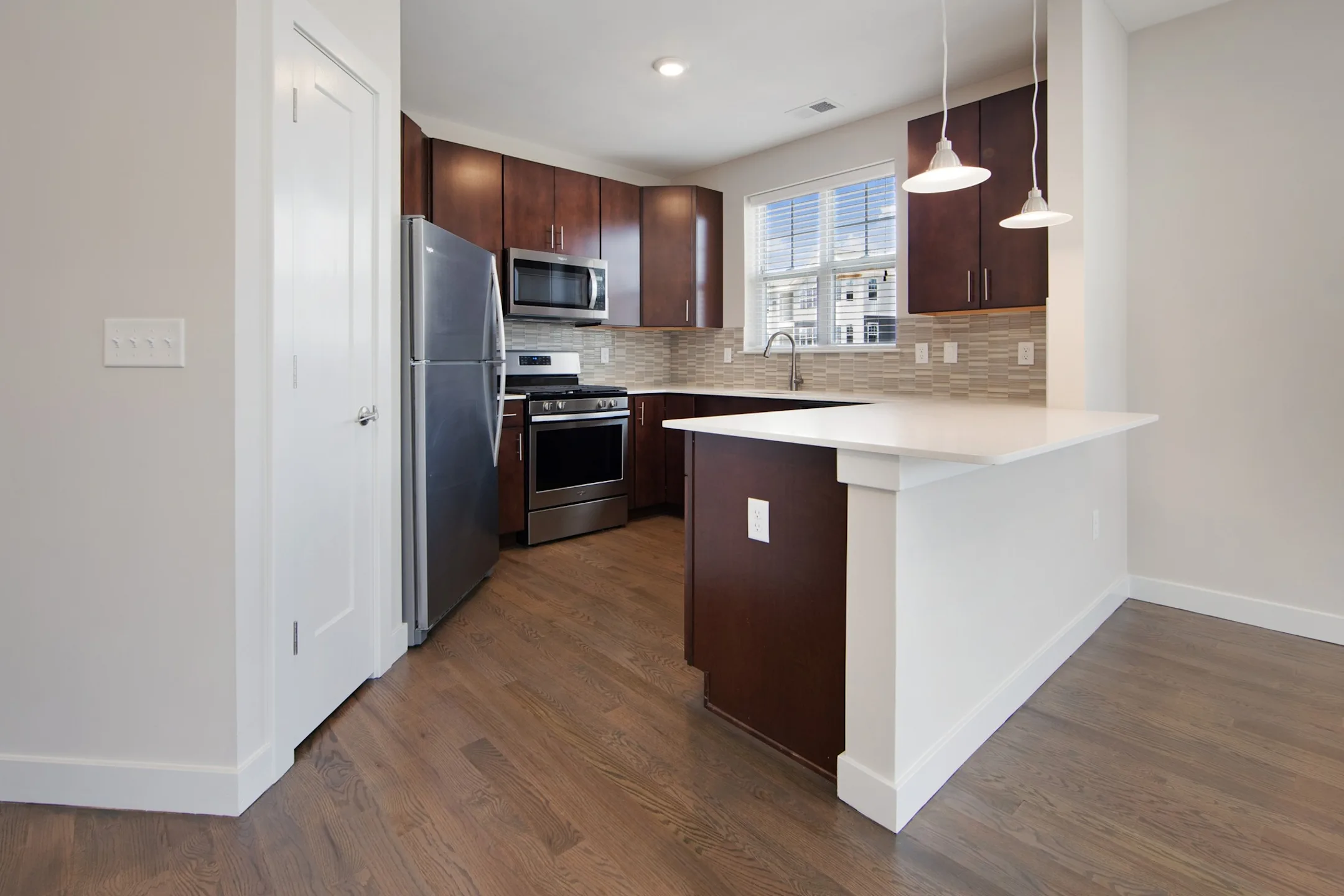 Camelot at Marlboro 98 Lukas Blvd. NJ Apartments for