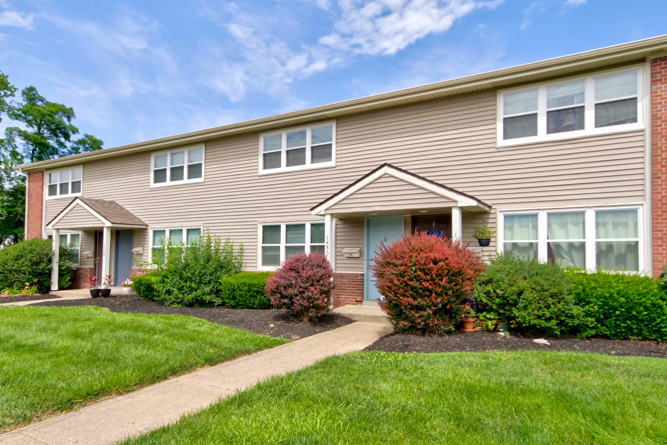 Columbus Crossing Townhomes Apartments Columbus, IN 47201