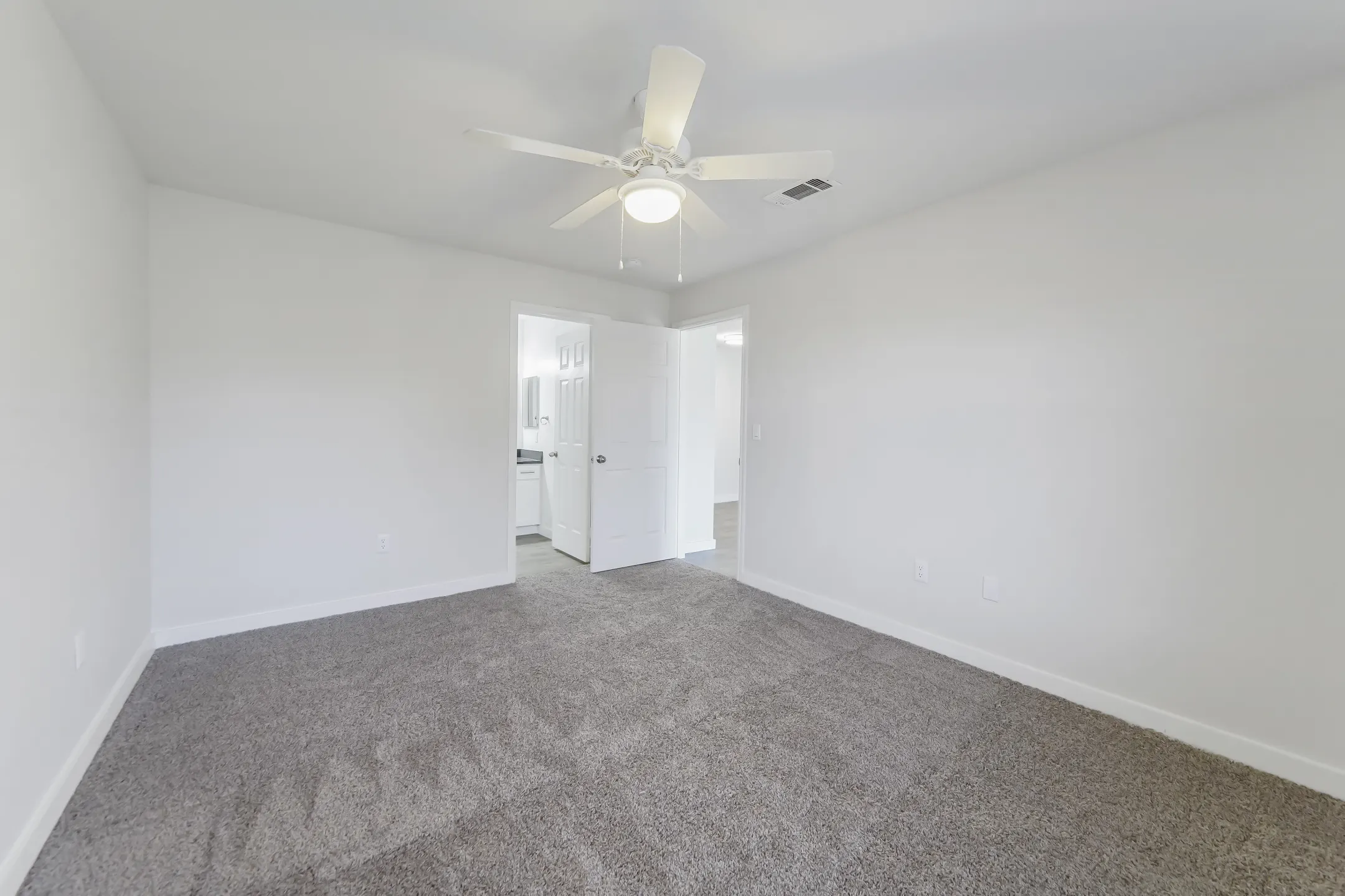 Lakeside Apartments - 6195 N Major Dr | Beaumont, TX for Rent | Rent.