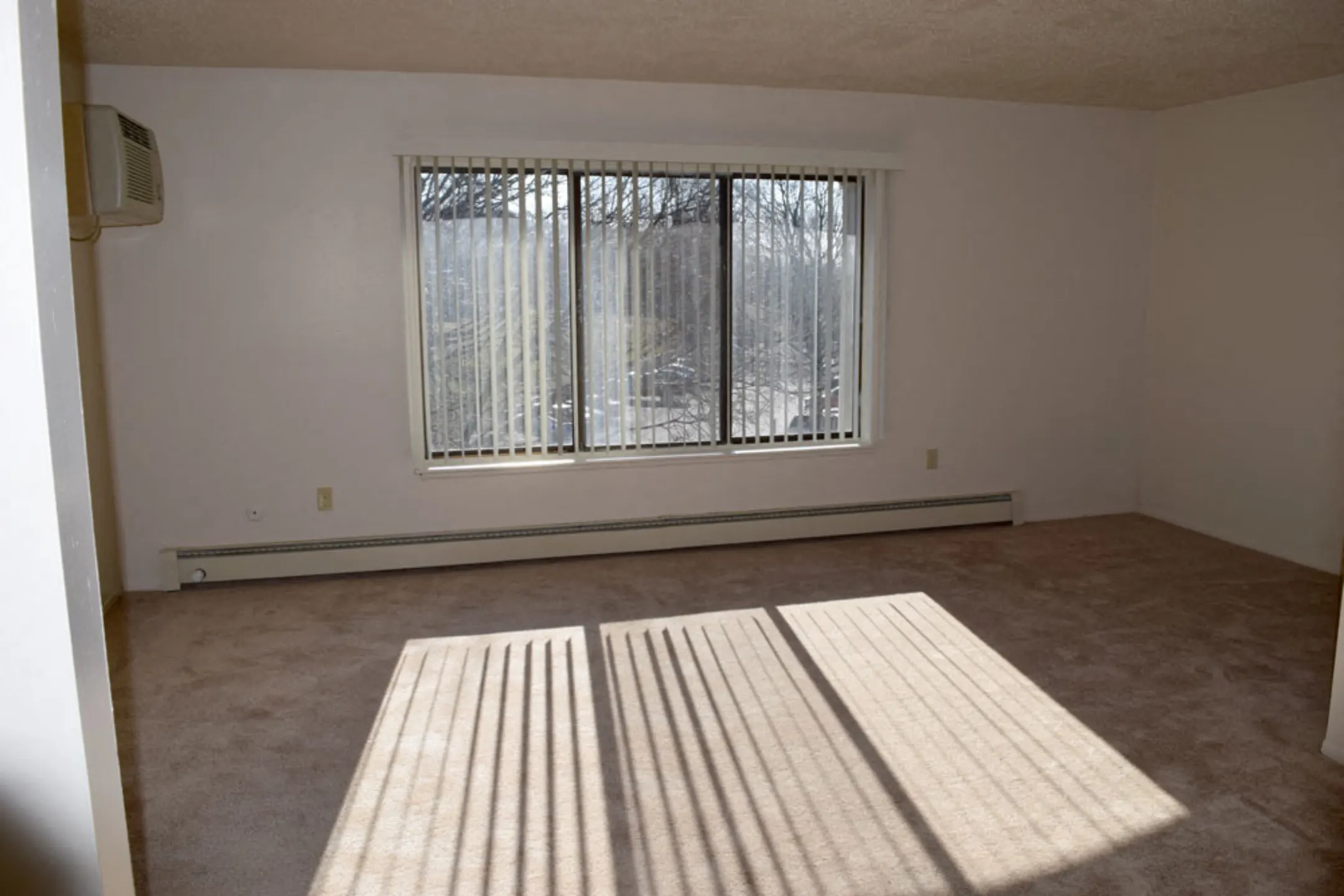 Brookside Apartments 4201 W Dickman Rd Springfield, MI Apartments