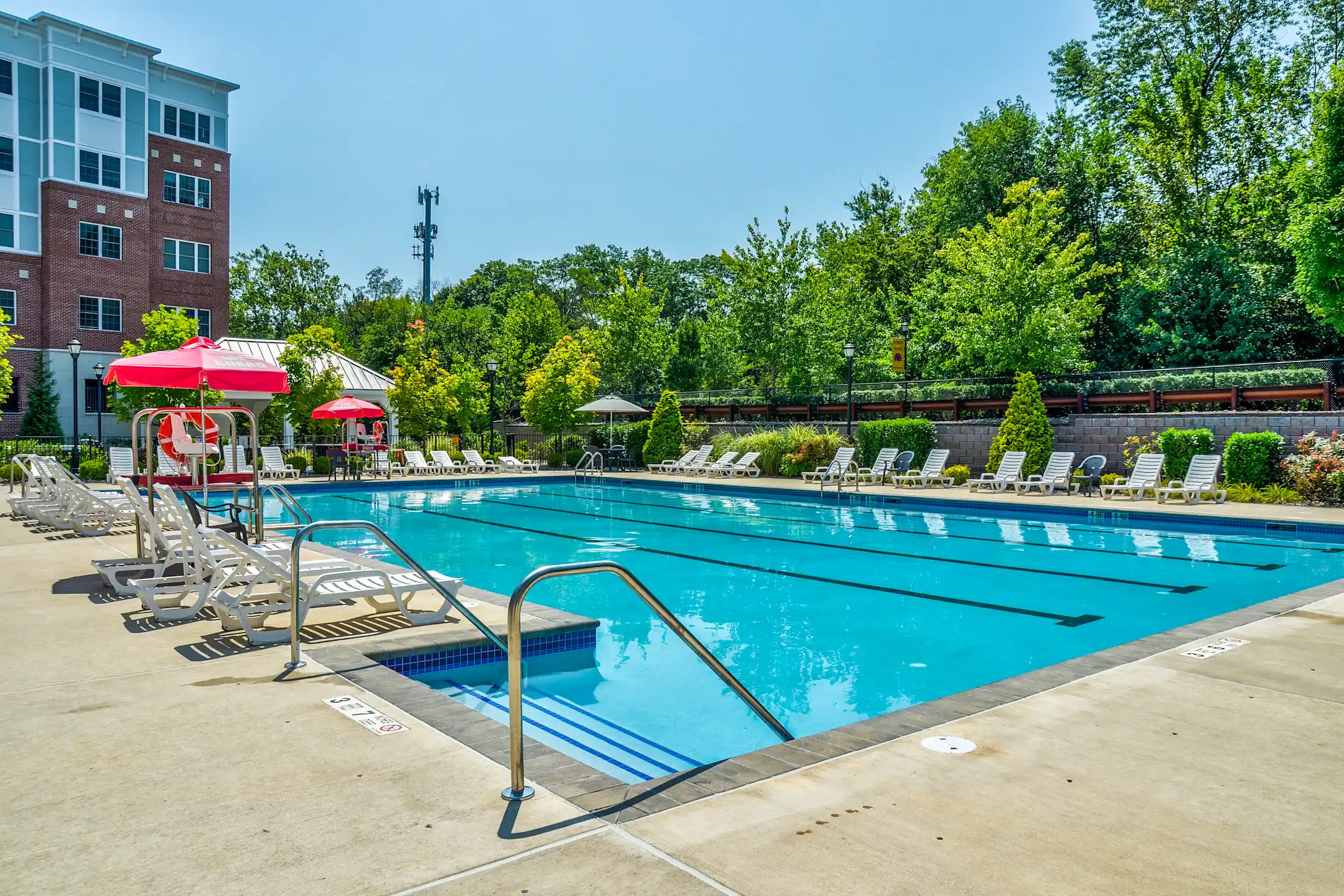 Oakes Pond at Bloomfield Apartments Bloomfield, NJ 07003
