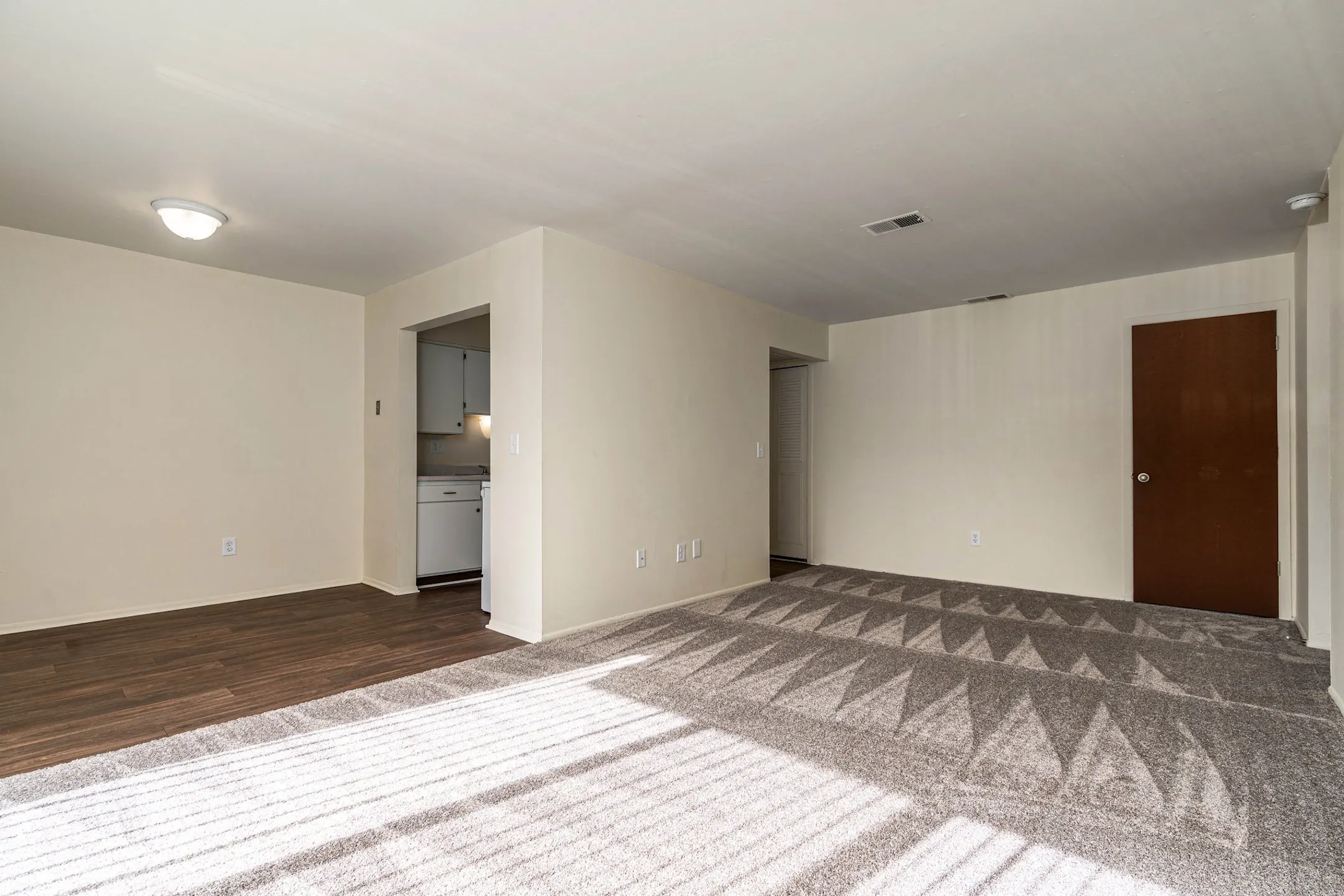 Drawbridge Apartments Harrison Township, MI 48045