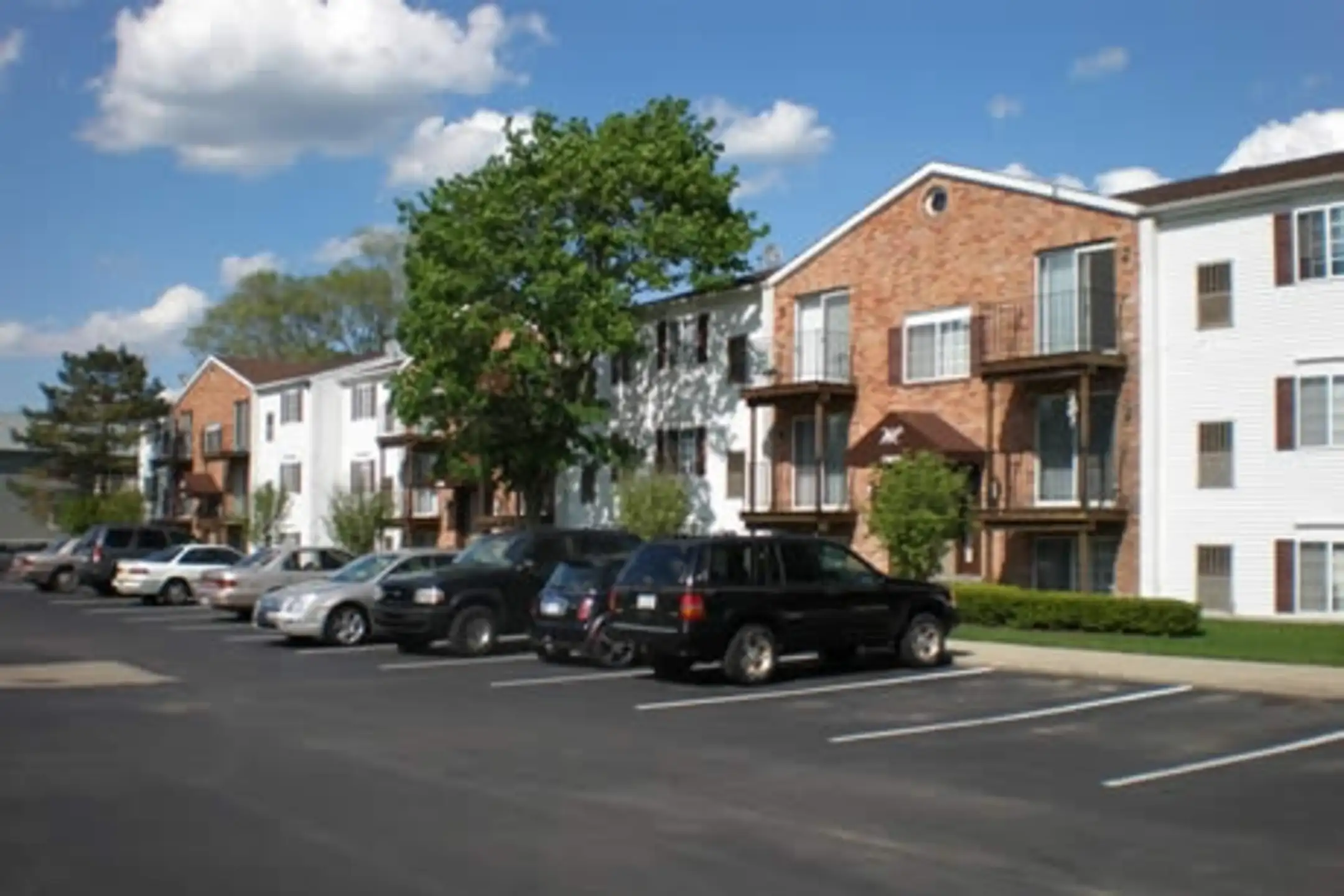 Building - Walnut Creek Apartments - Farmington Hills, MI