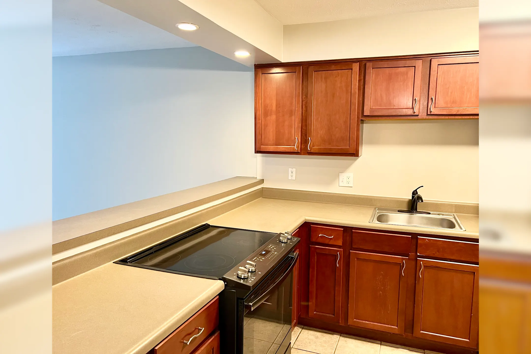 The Bluffs at Devou Park 100 Winding Way Covington, KY Apartments